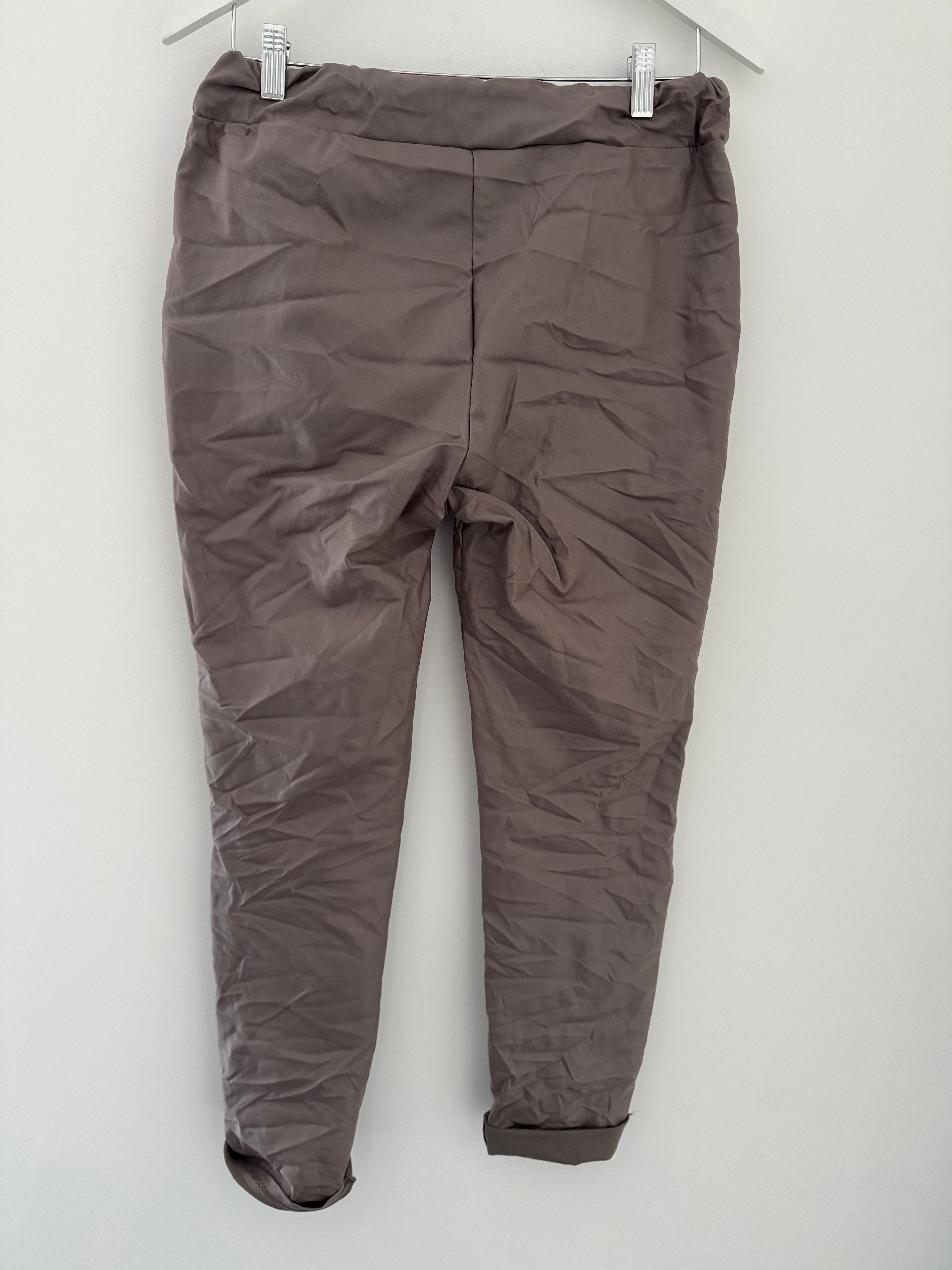 Super Stretch Joggers in Waxed Mocha