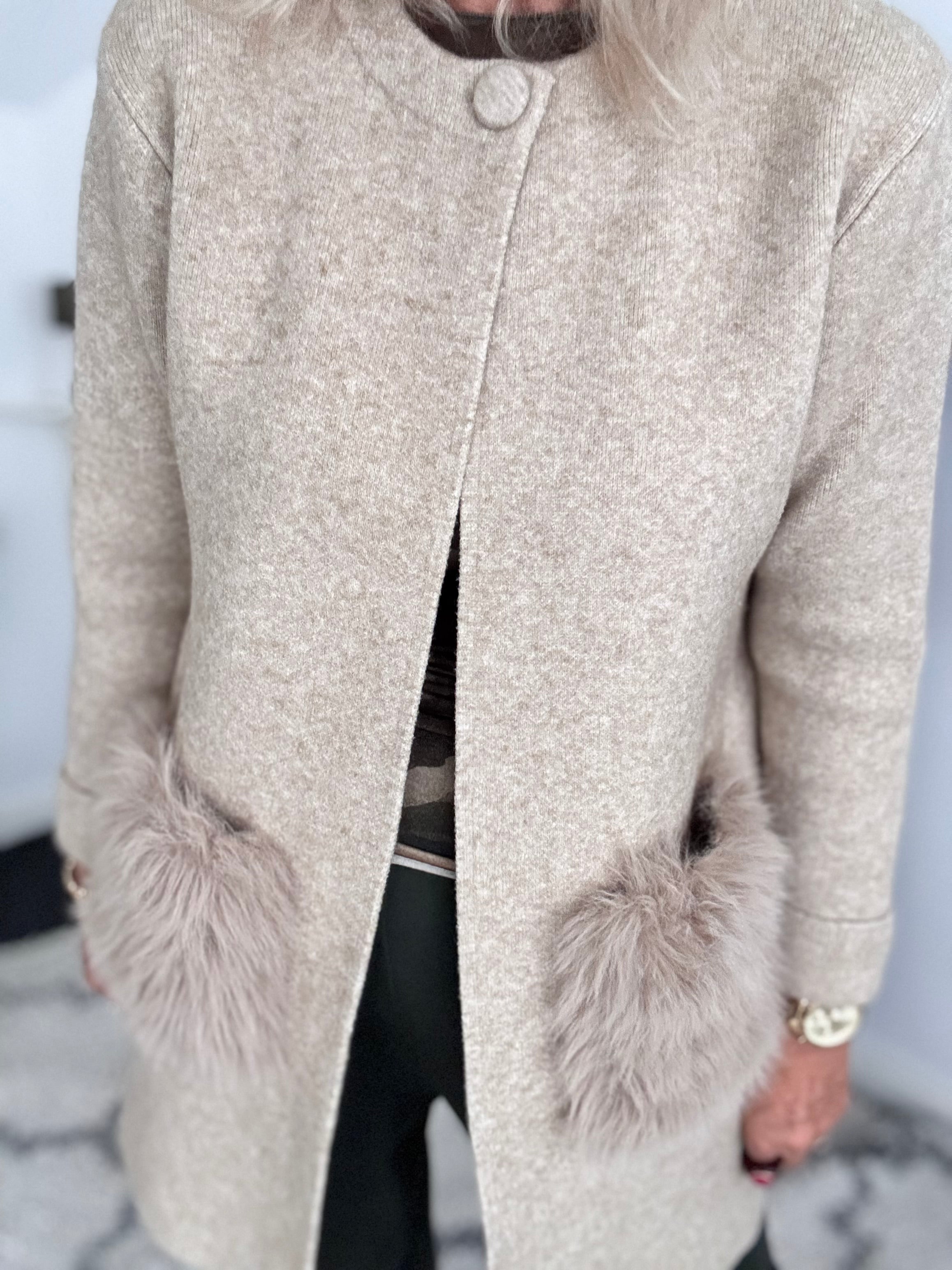 Cardi Jacket with Fur Pockets in Stone
