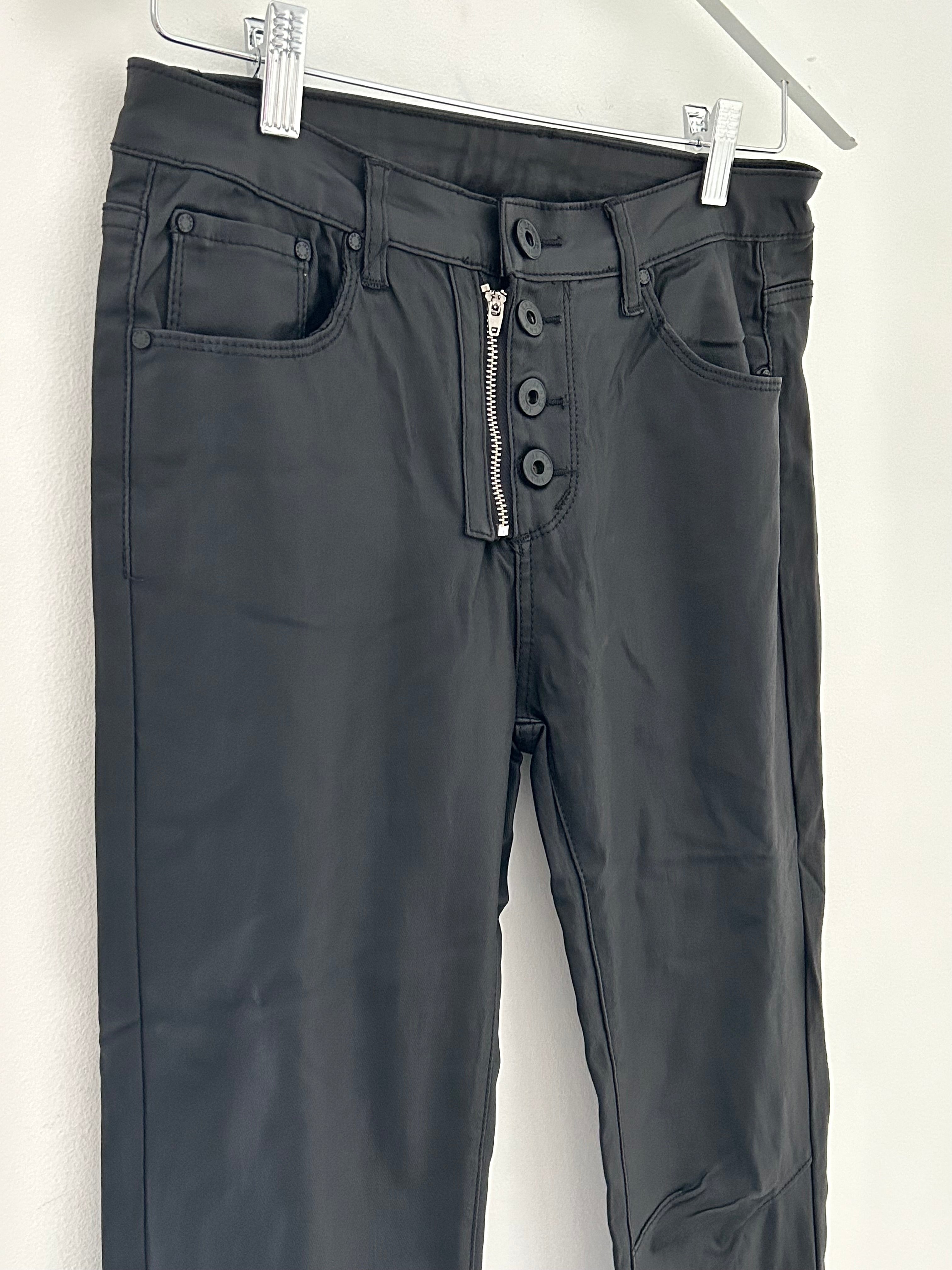 Button Jeans in Waxed Black