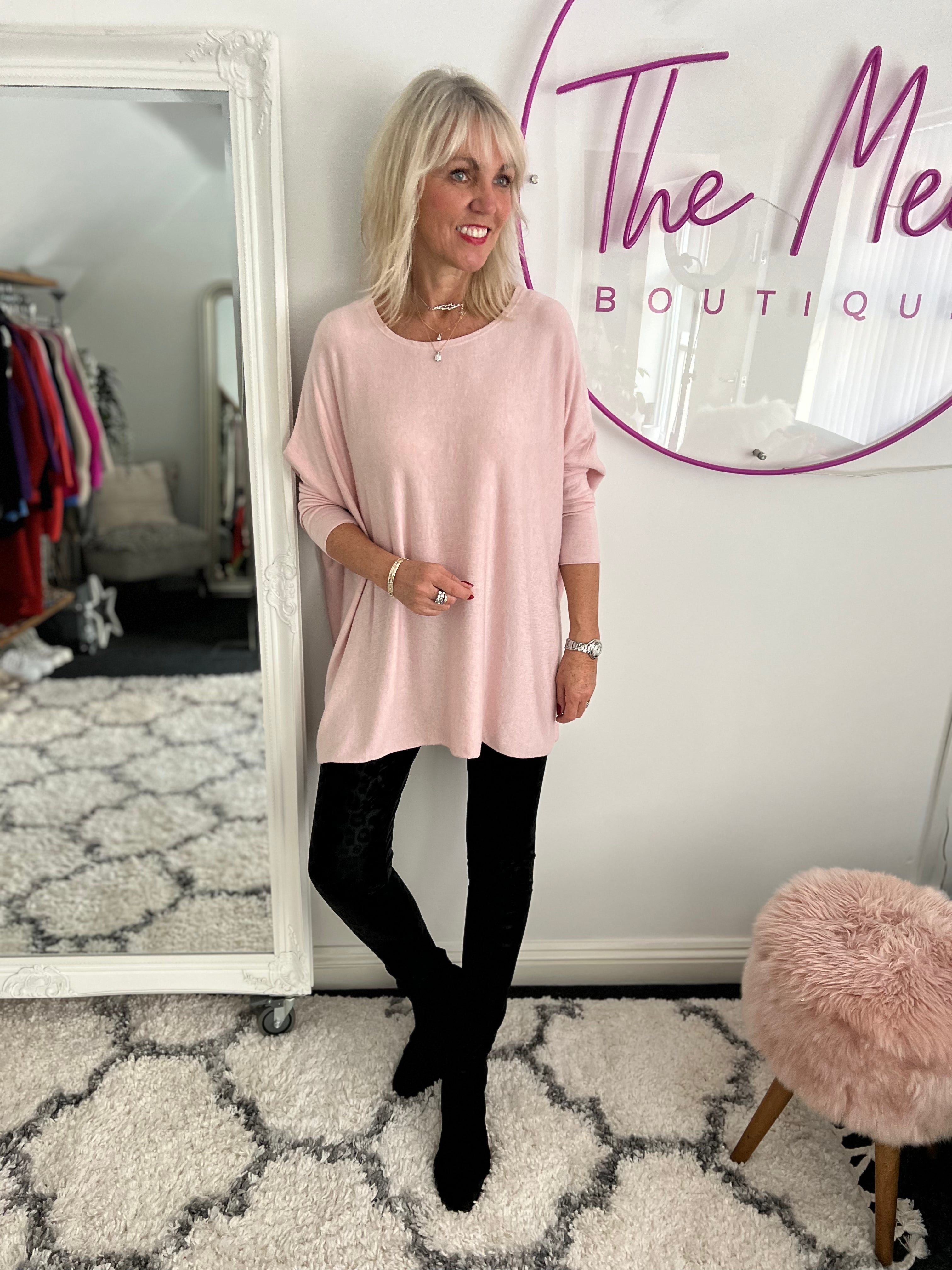 Pale pink 2025 sweater outfit