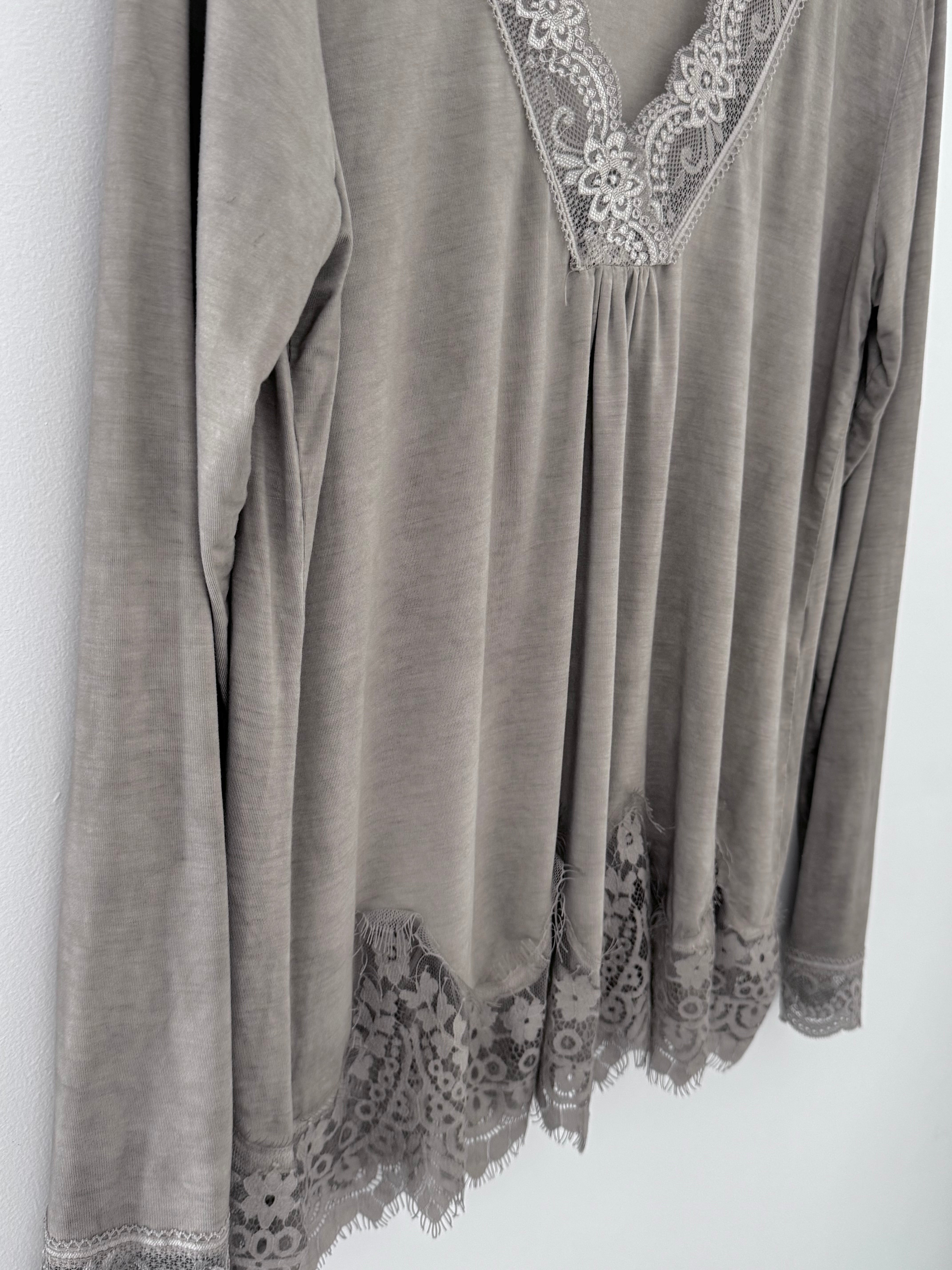 Luxe Base Top with Lace Trim in Mocha