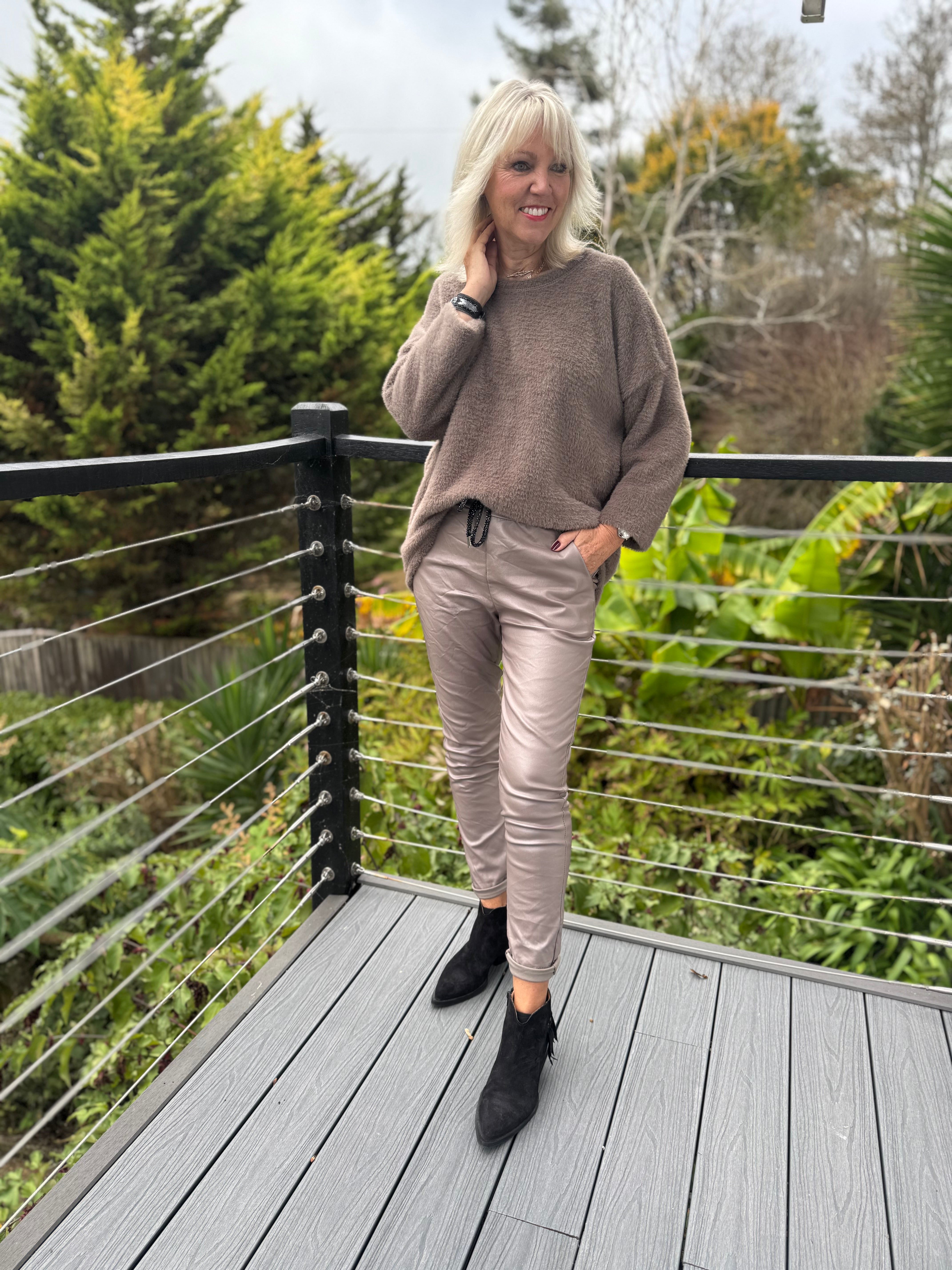 Oversized Fluffy Jumper in Mocha