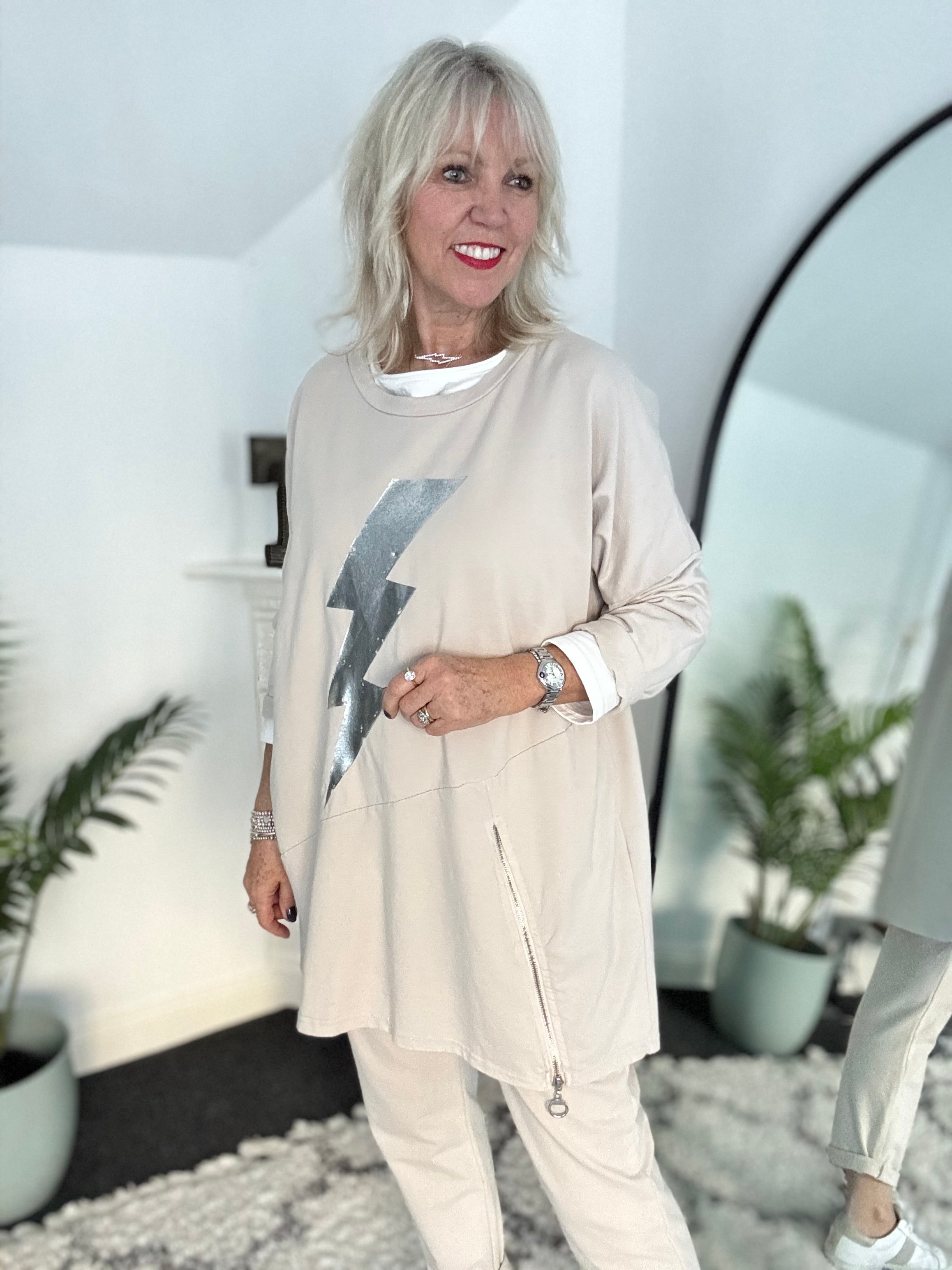 Lightning Bolt Sweatshirt in Stone