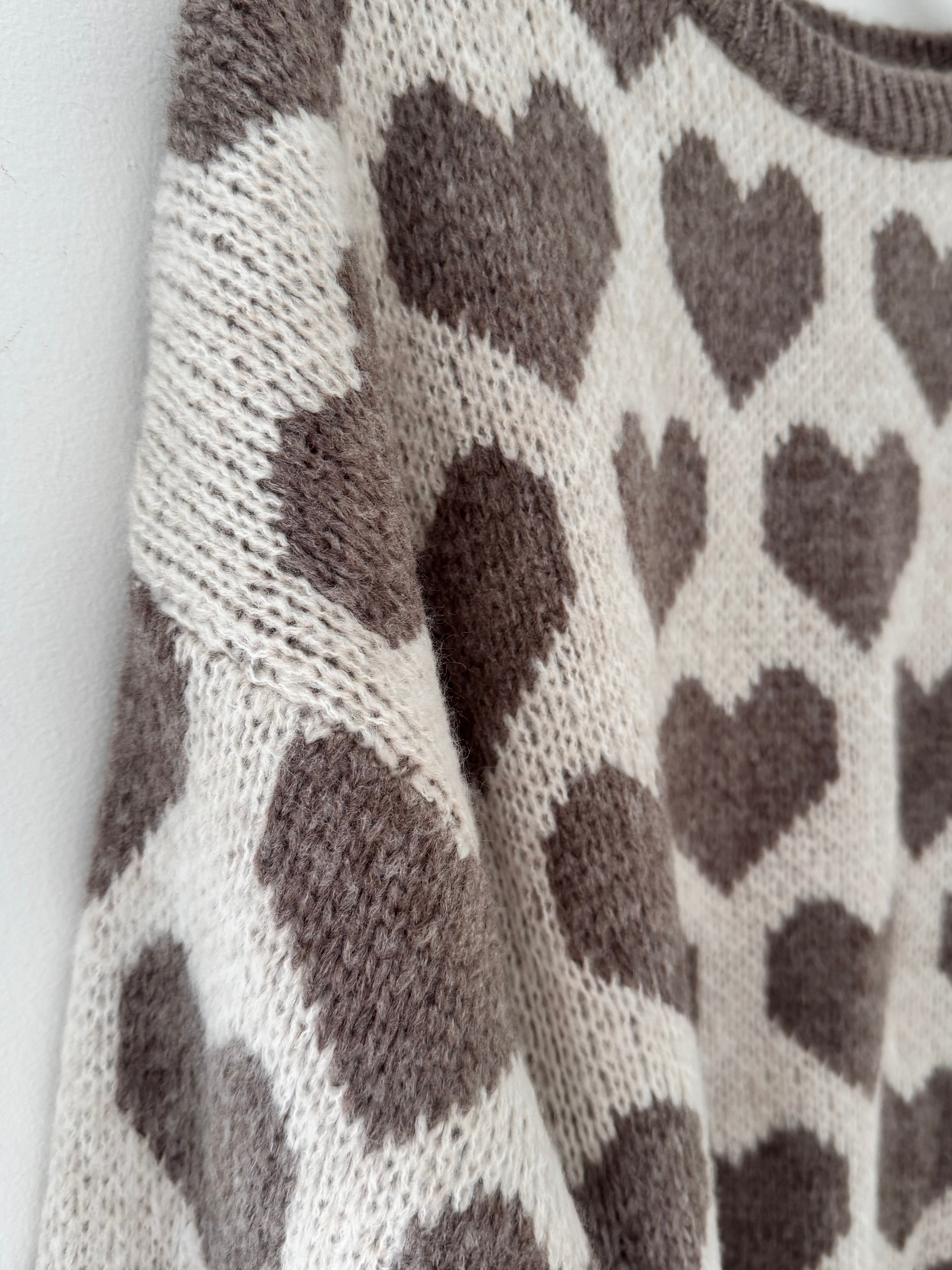 Softy Heart Sweater in Mocha & Ivory