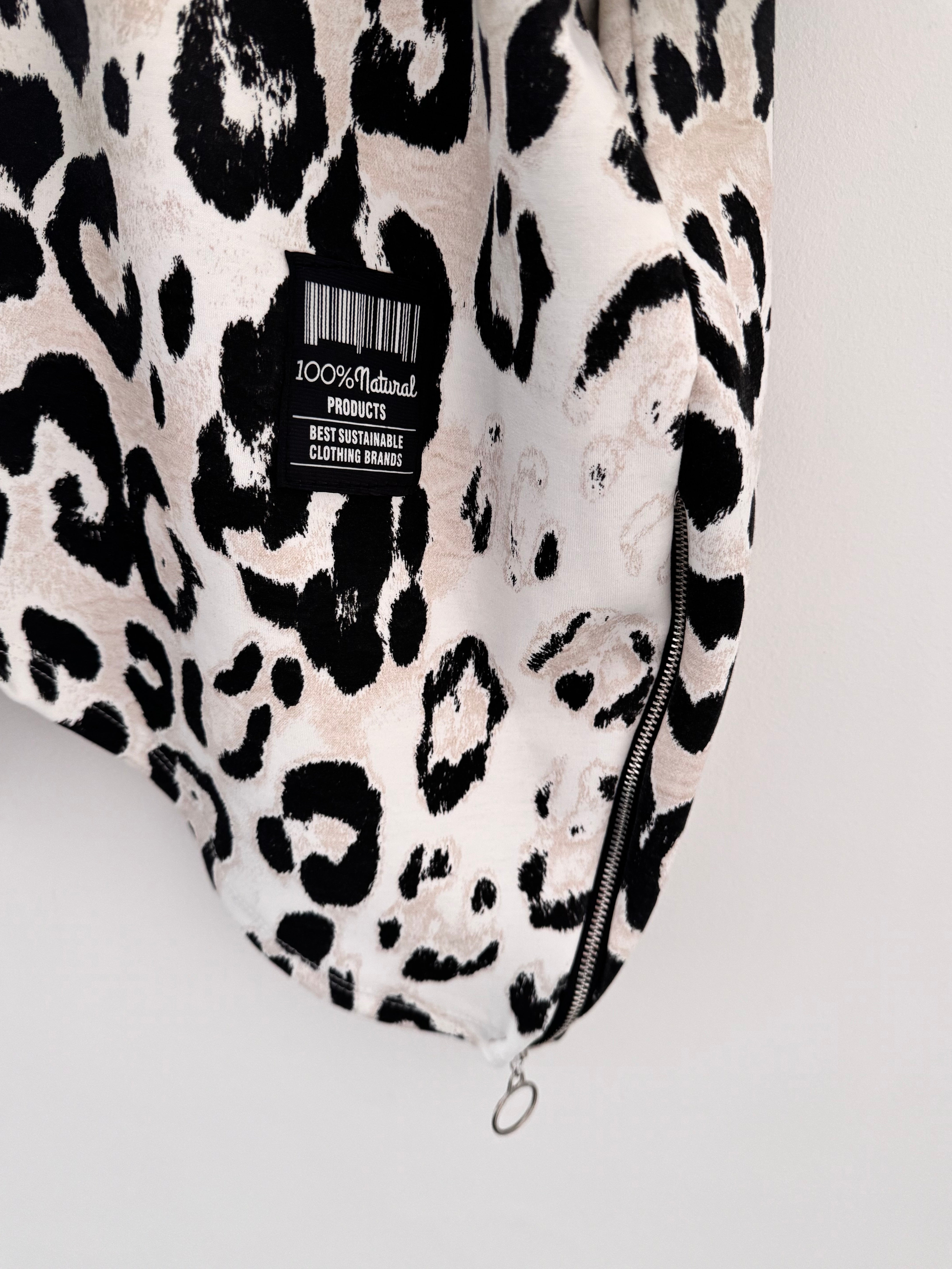 Oversized Sweatshirt in Snow Leopard