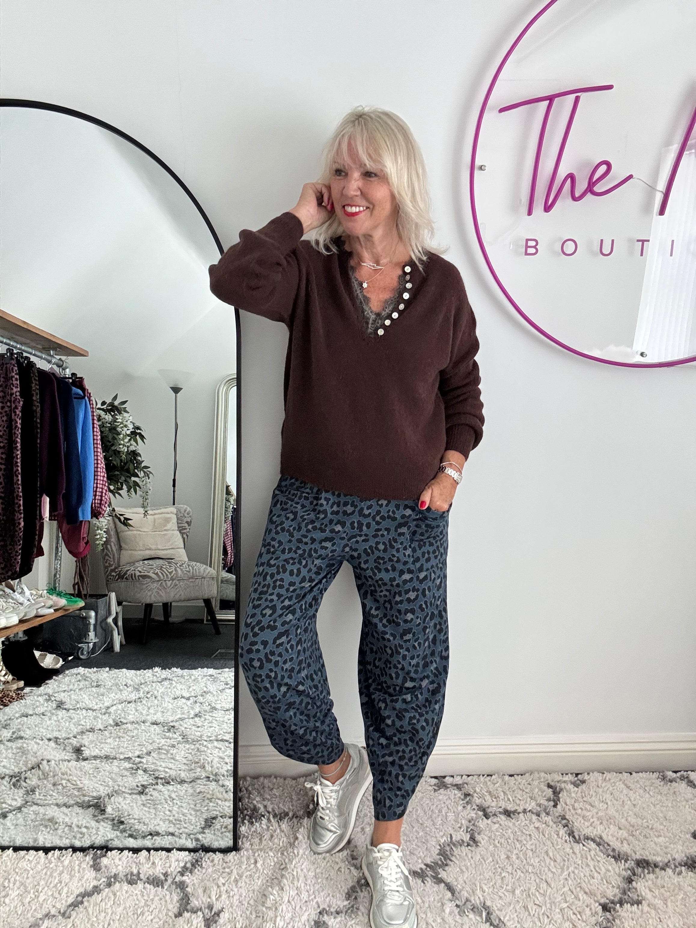 Barrel Stretch Trousers in Blue Leopard