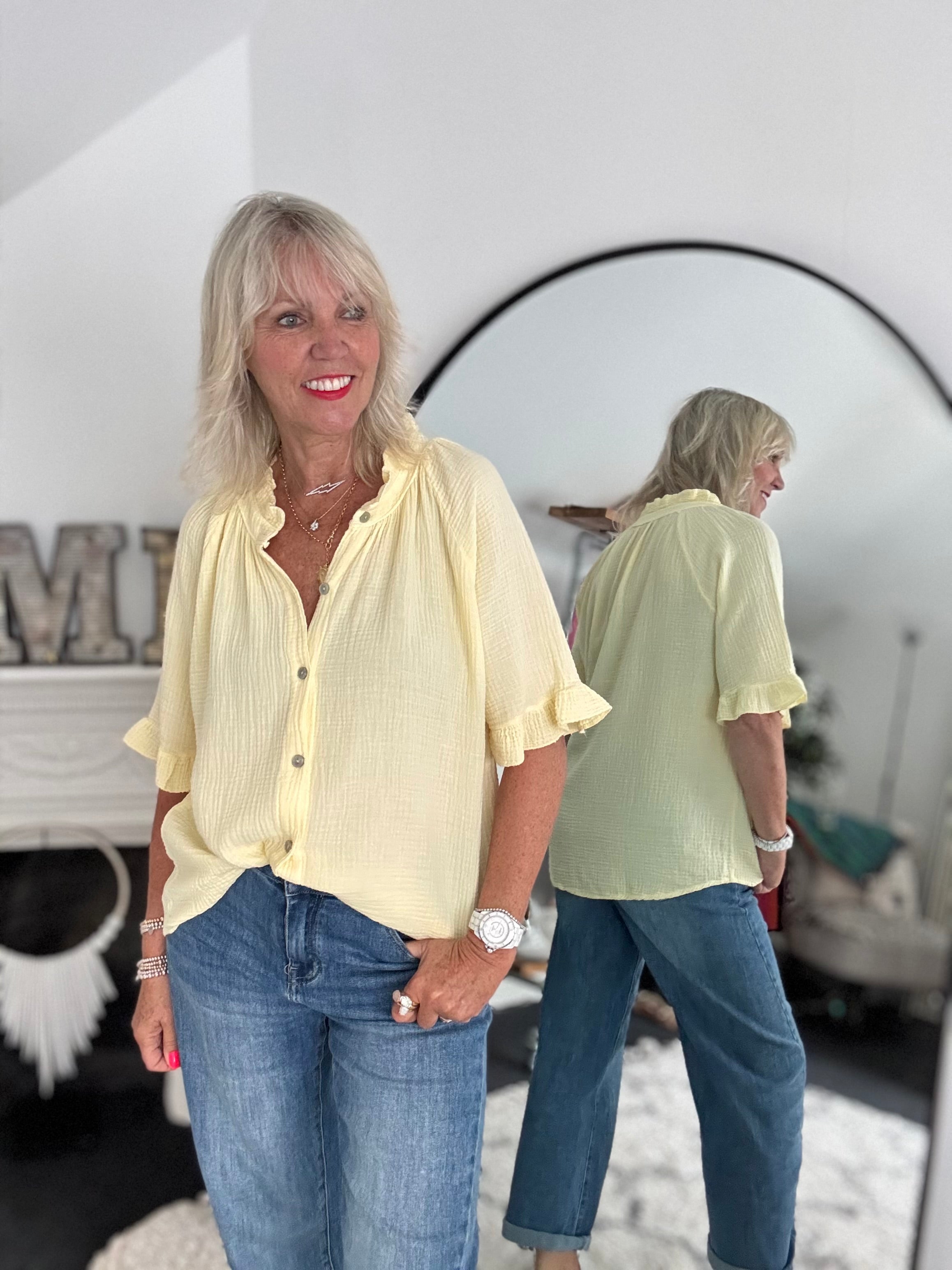 Short Sleeve Cheesecloth Shirt in Soft Lemon