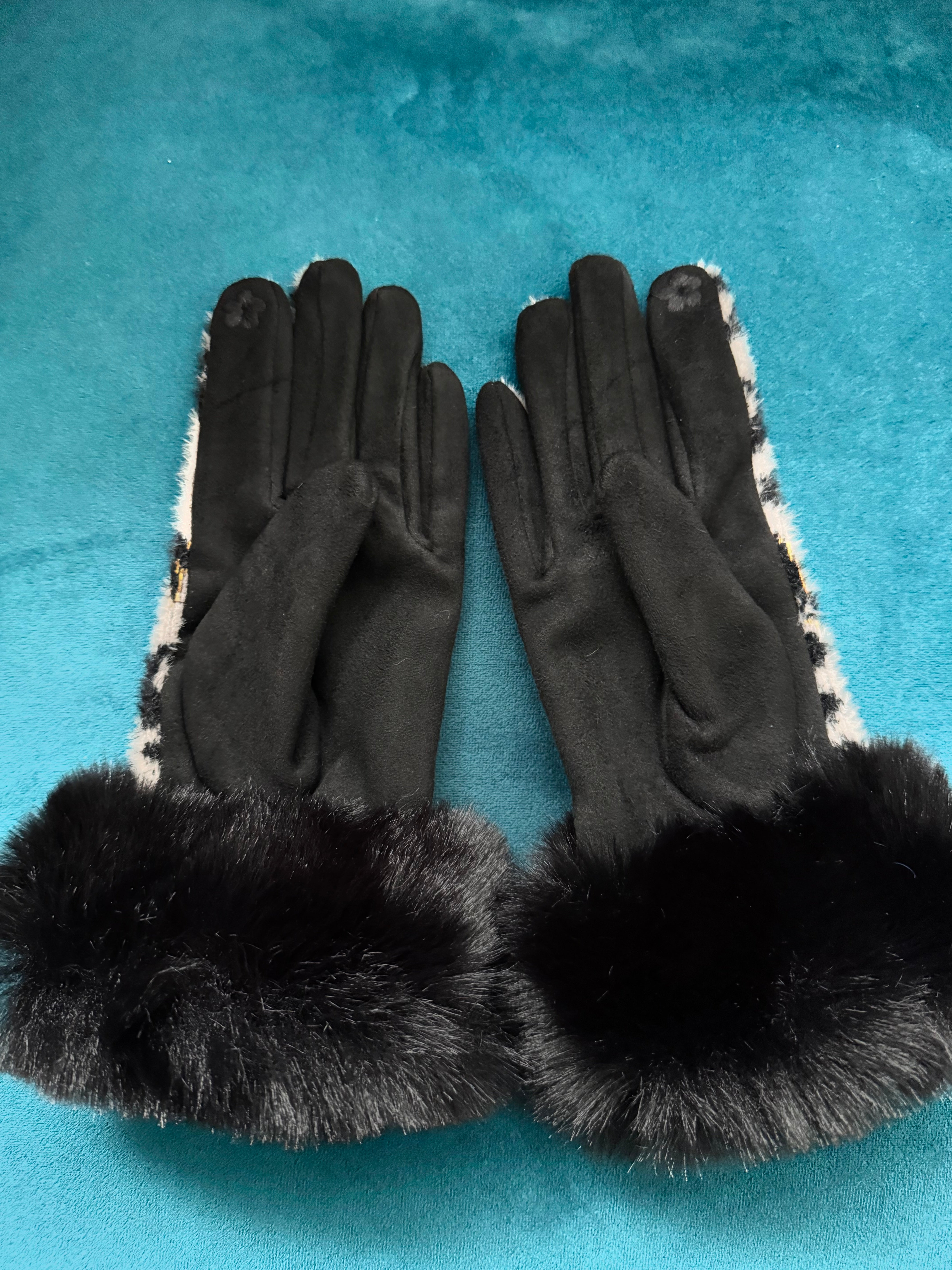 Leopard Gloves with Fur Trim in Black & Stone