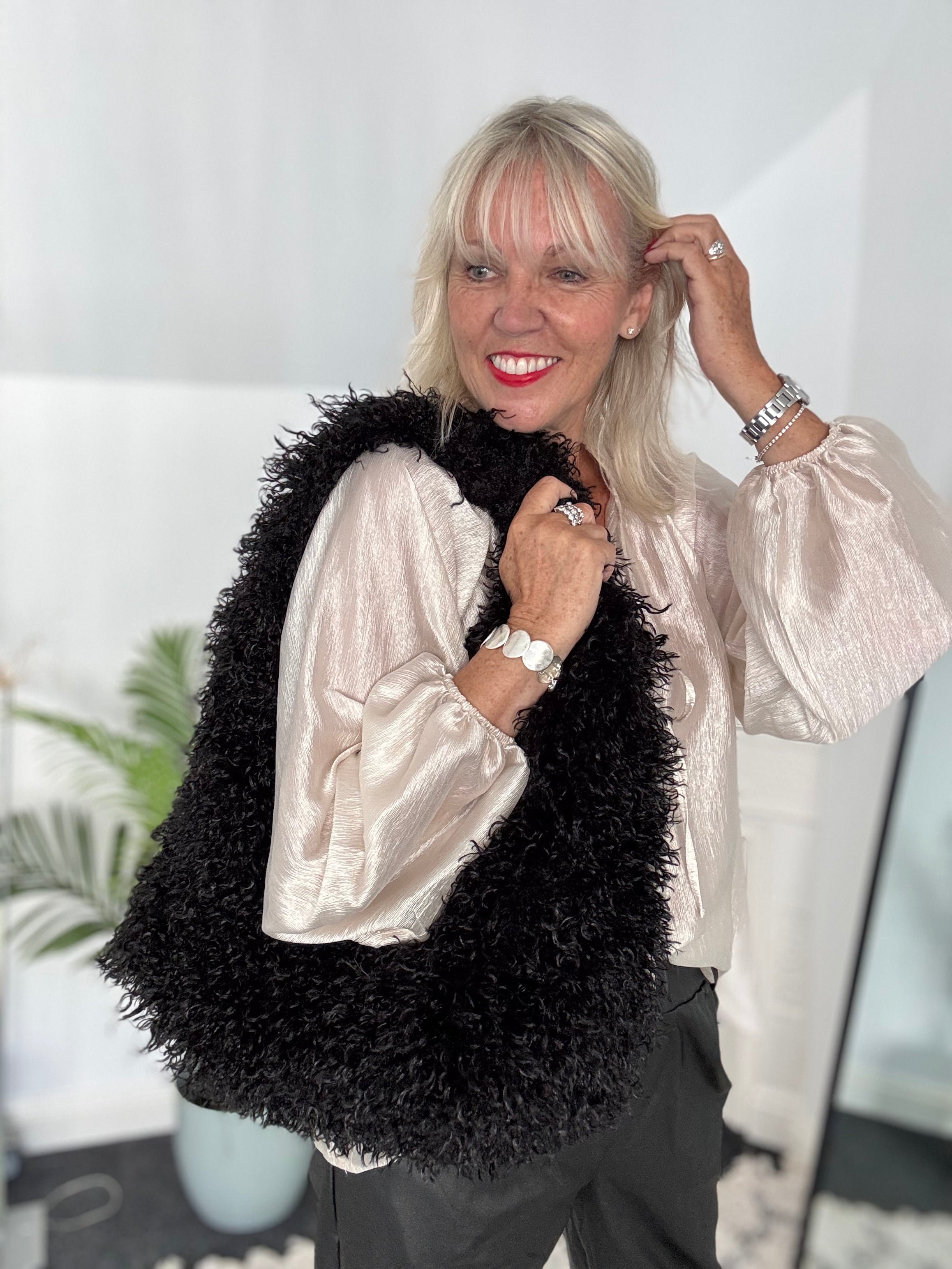 Shaggy Faux Fur Bag in Black