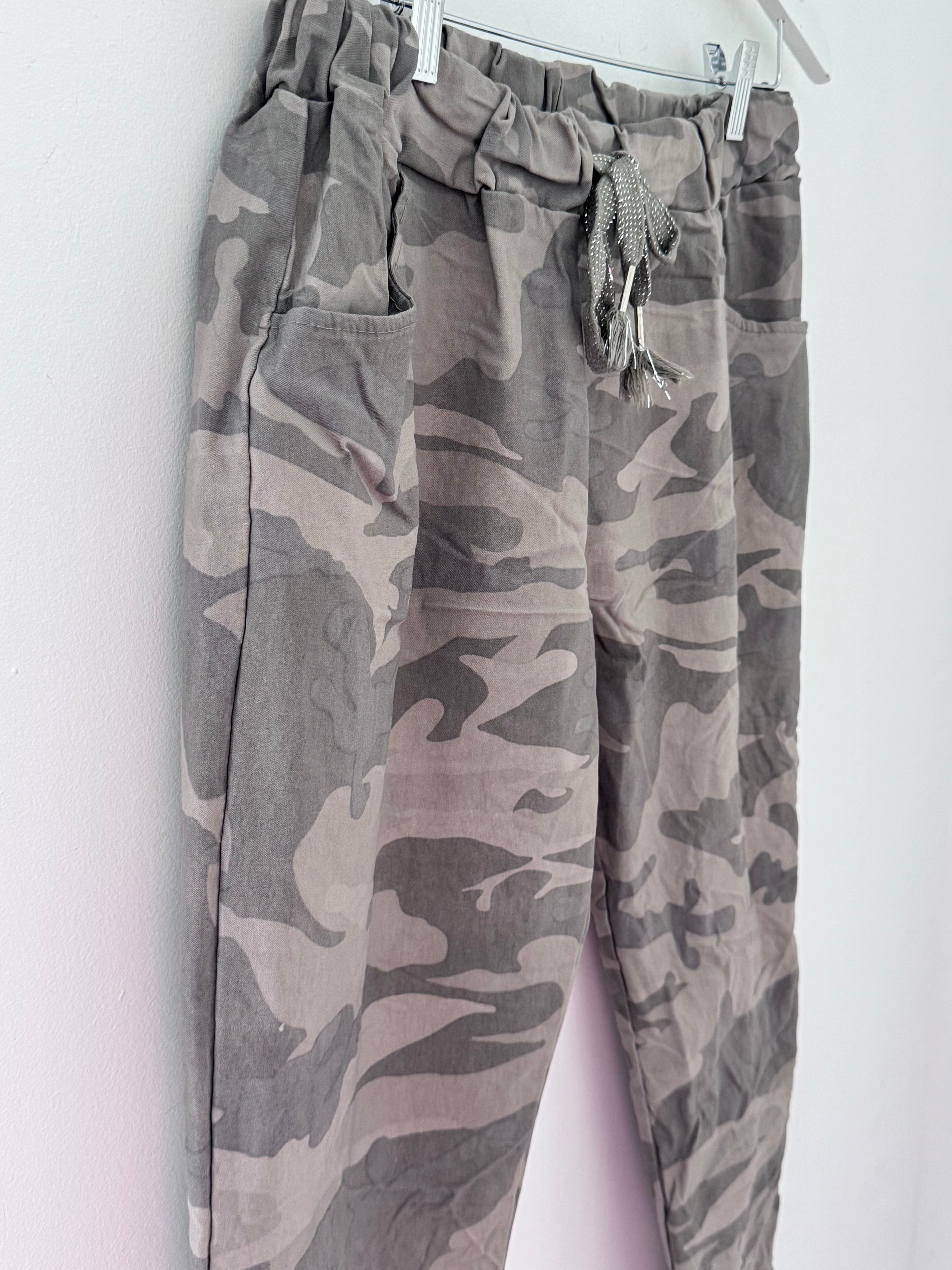 Super Stretch Joggers in Mocha Camo