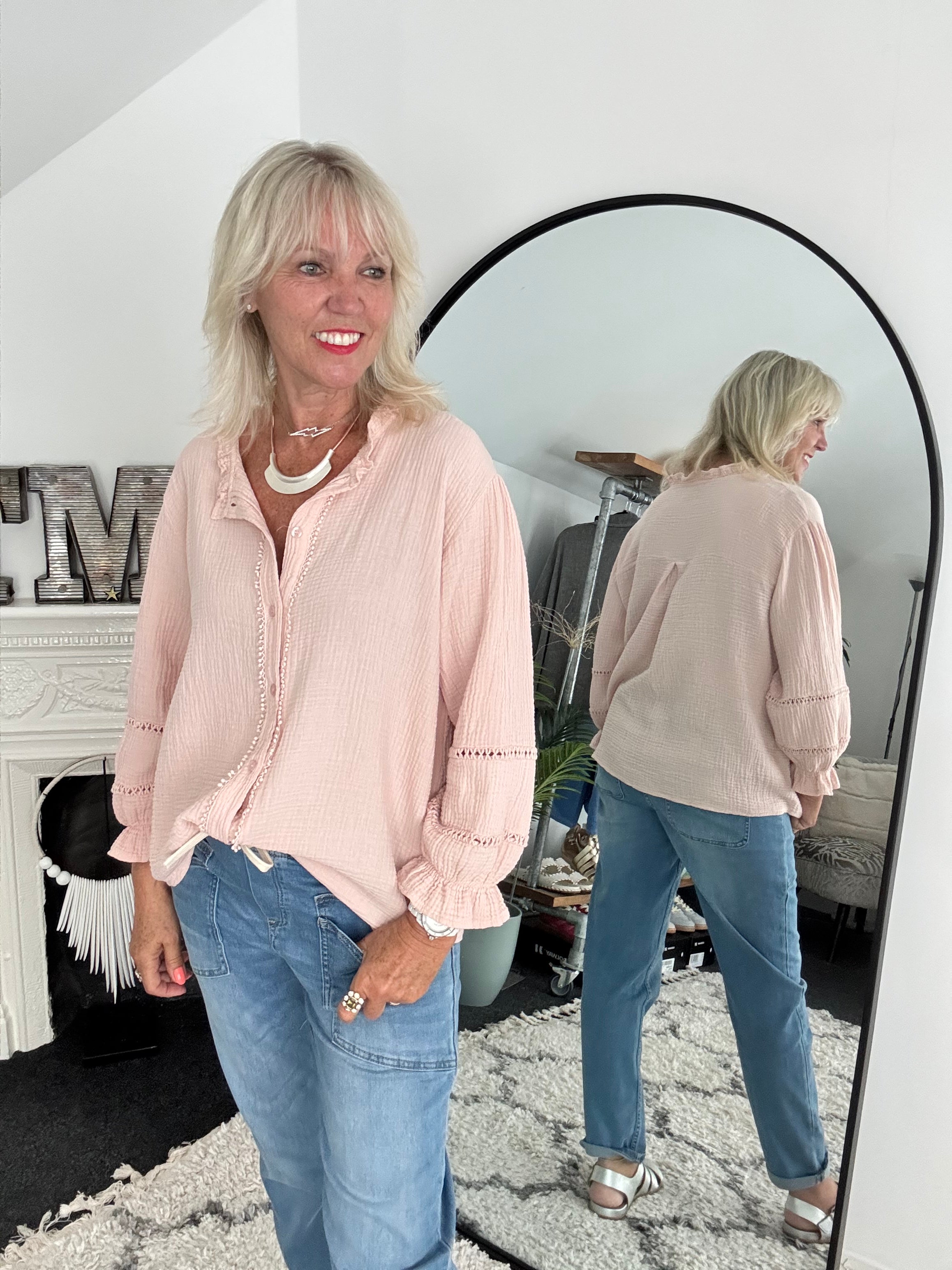 Detailed Cheesecloth Shirt in Soft Pink