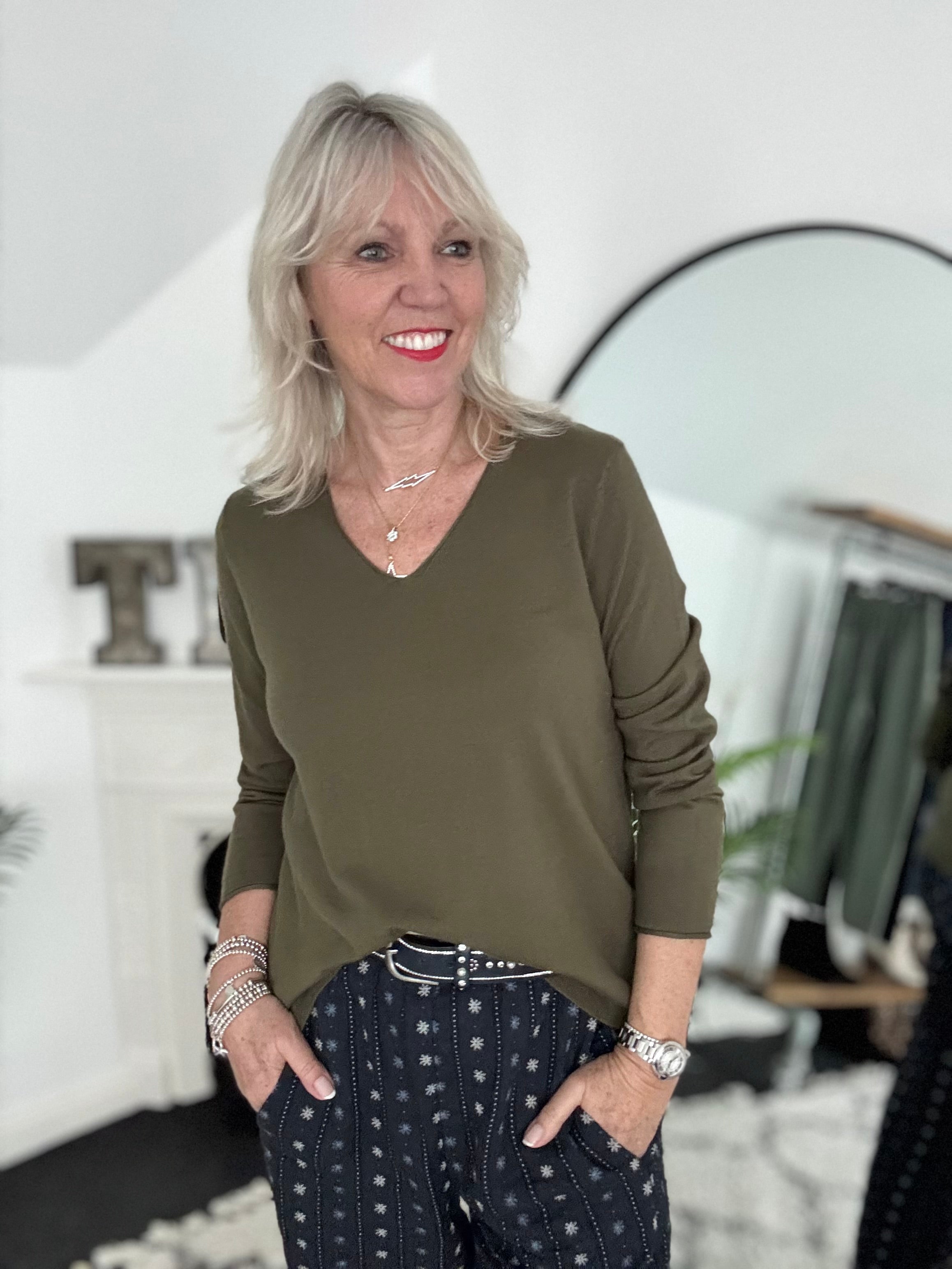 Fine Knit V Neck Jumper in Khaki