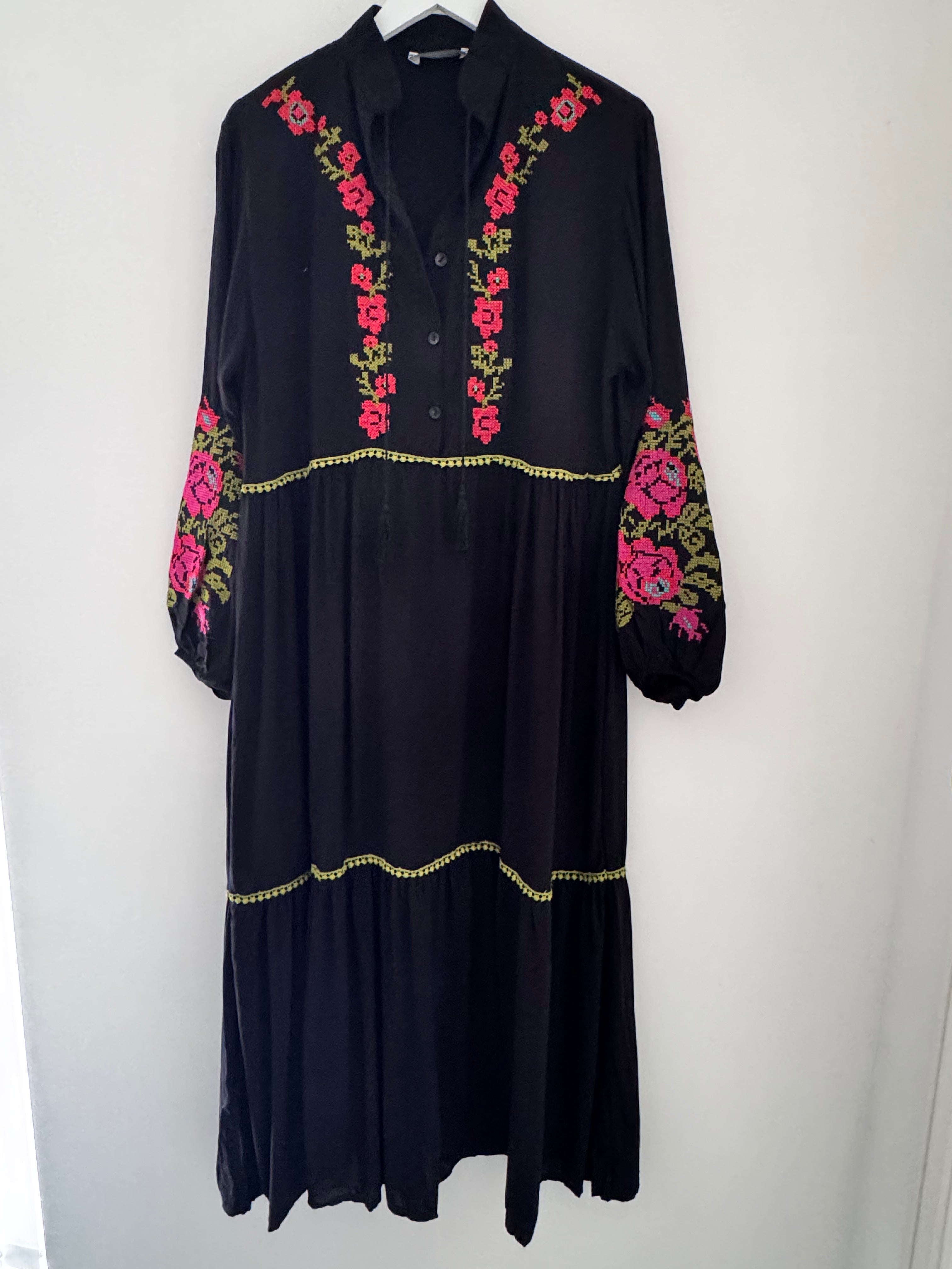 Embroidered Buttoned Midi Dress in Black