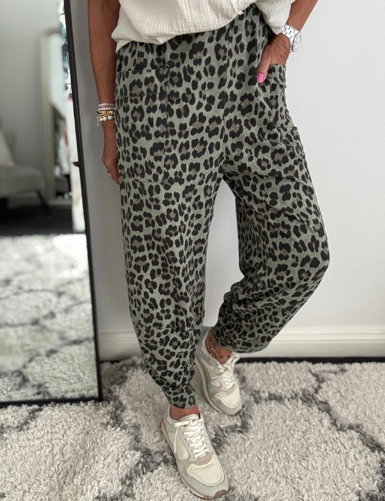 Barrel Stretch Trousers in Khaki Leopard