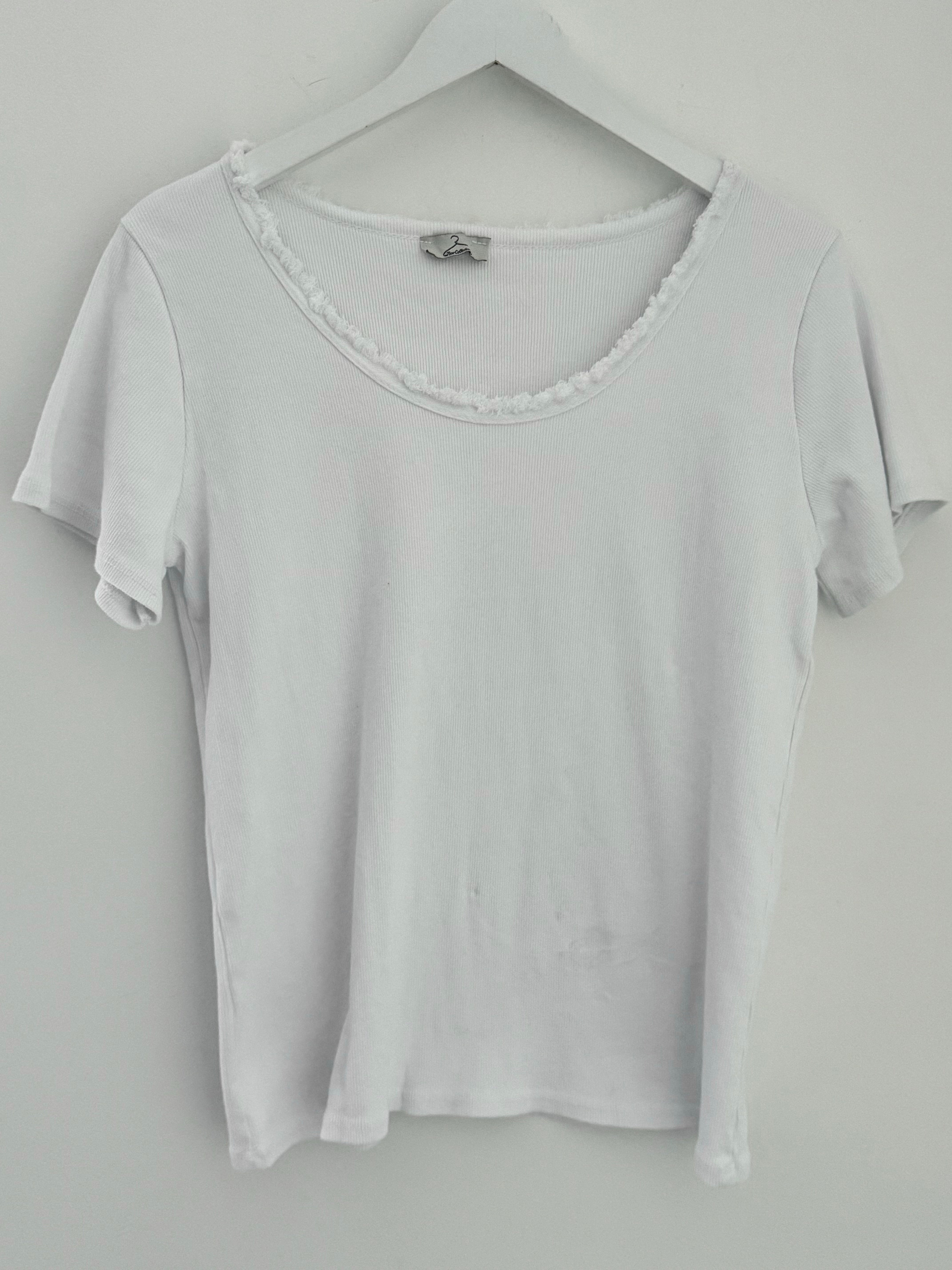 Vintage Round Neck Tee in White