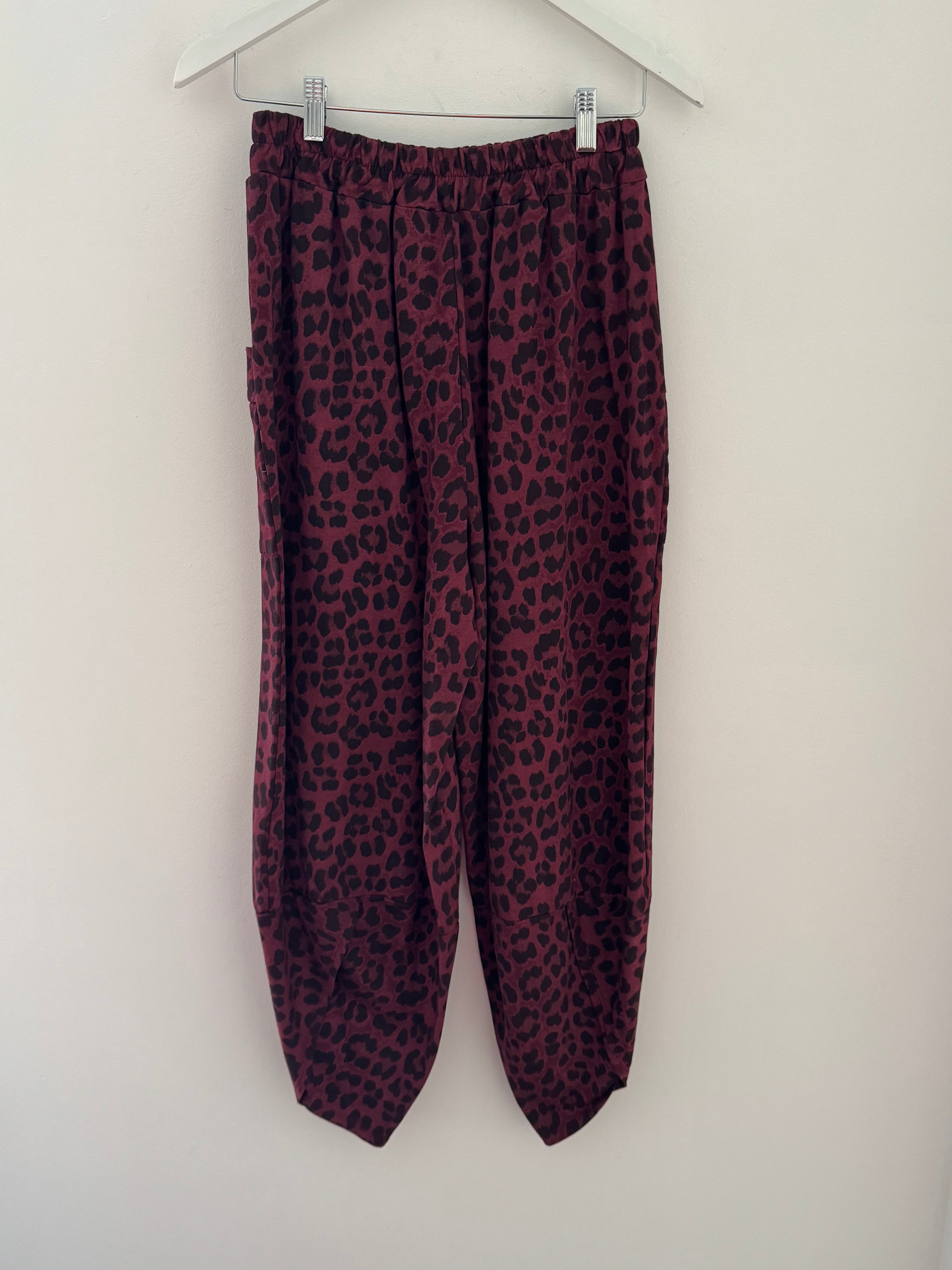 Barrel Stretch Trousers in Berry Leopard