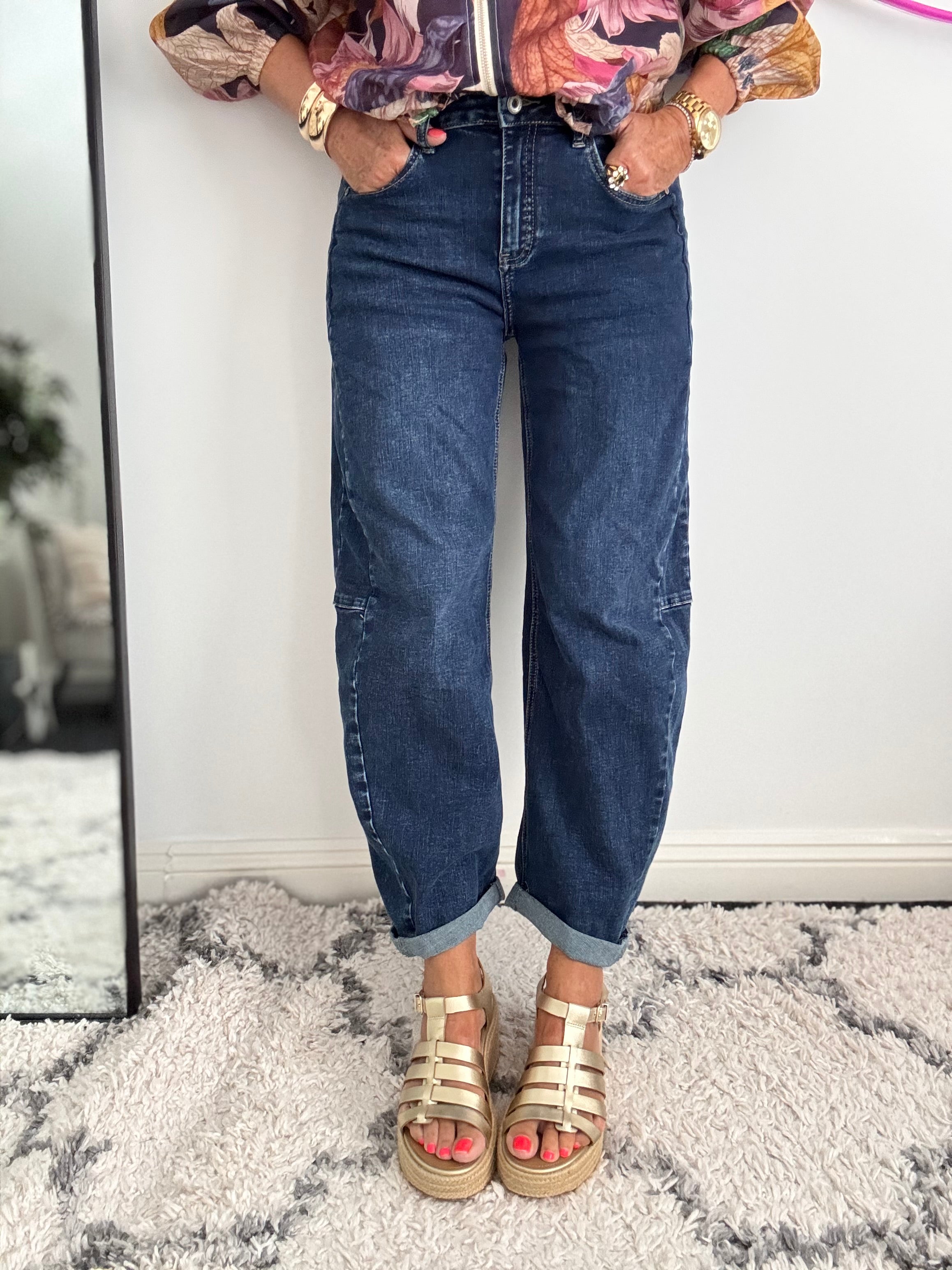 Barrel Leg Jeans in Deep Denim