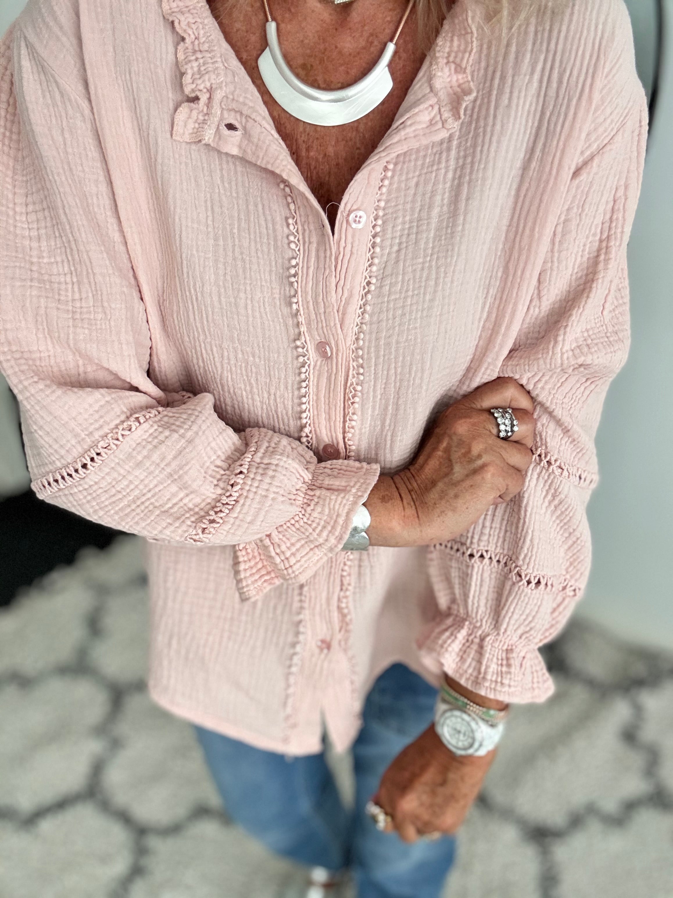 Detailed Cheesecloth Shirt in Soft Pink
