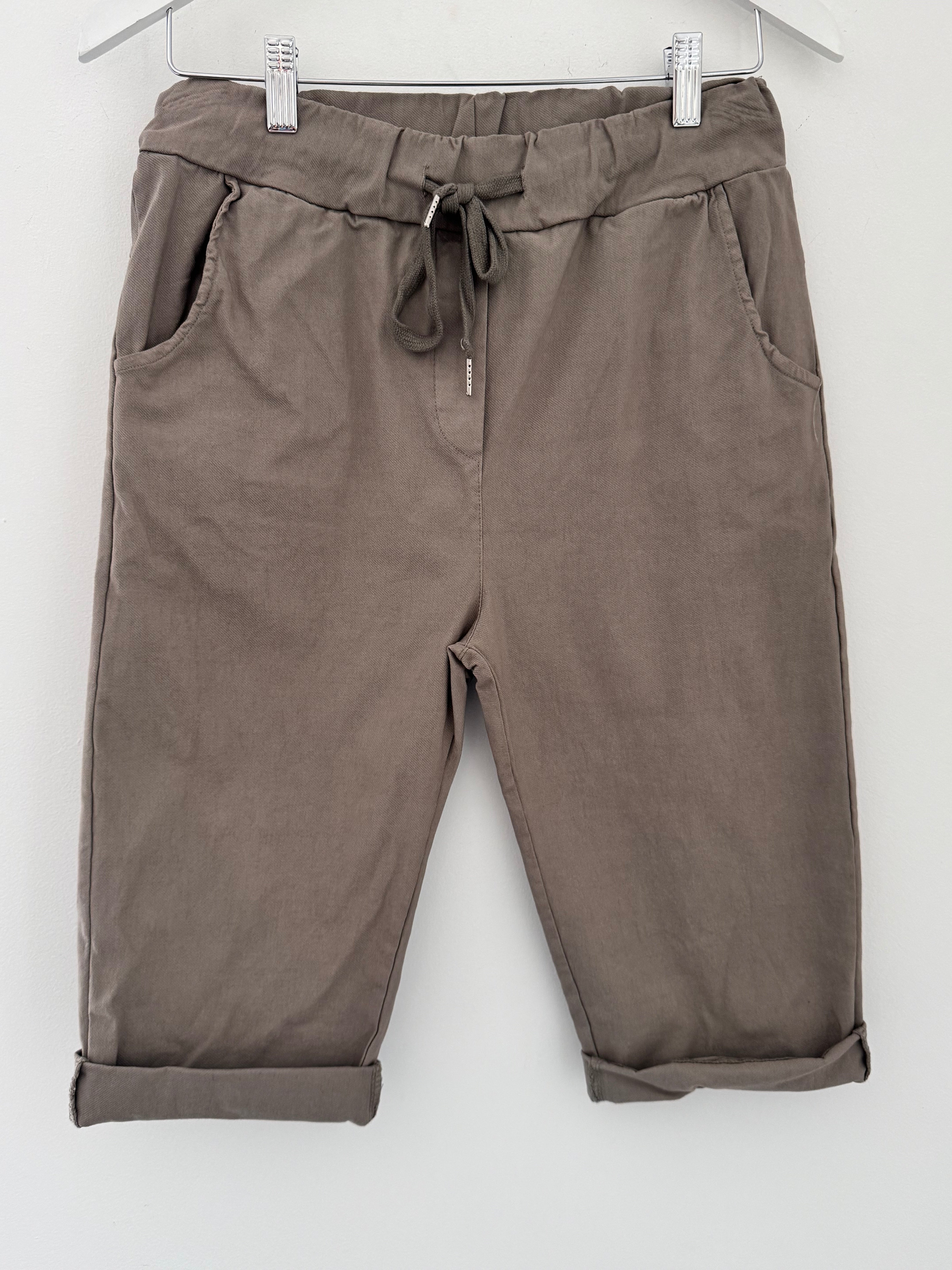 Super Stretch Capri Shorts in Mocha