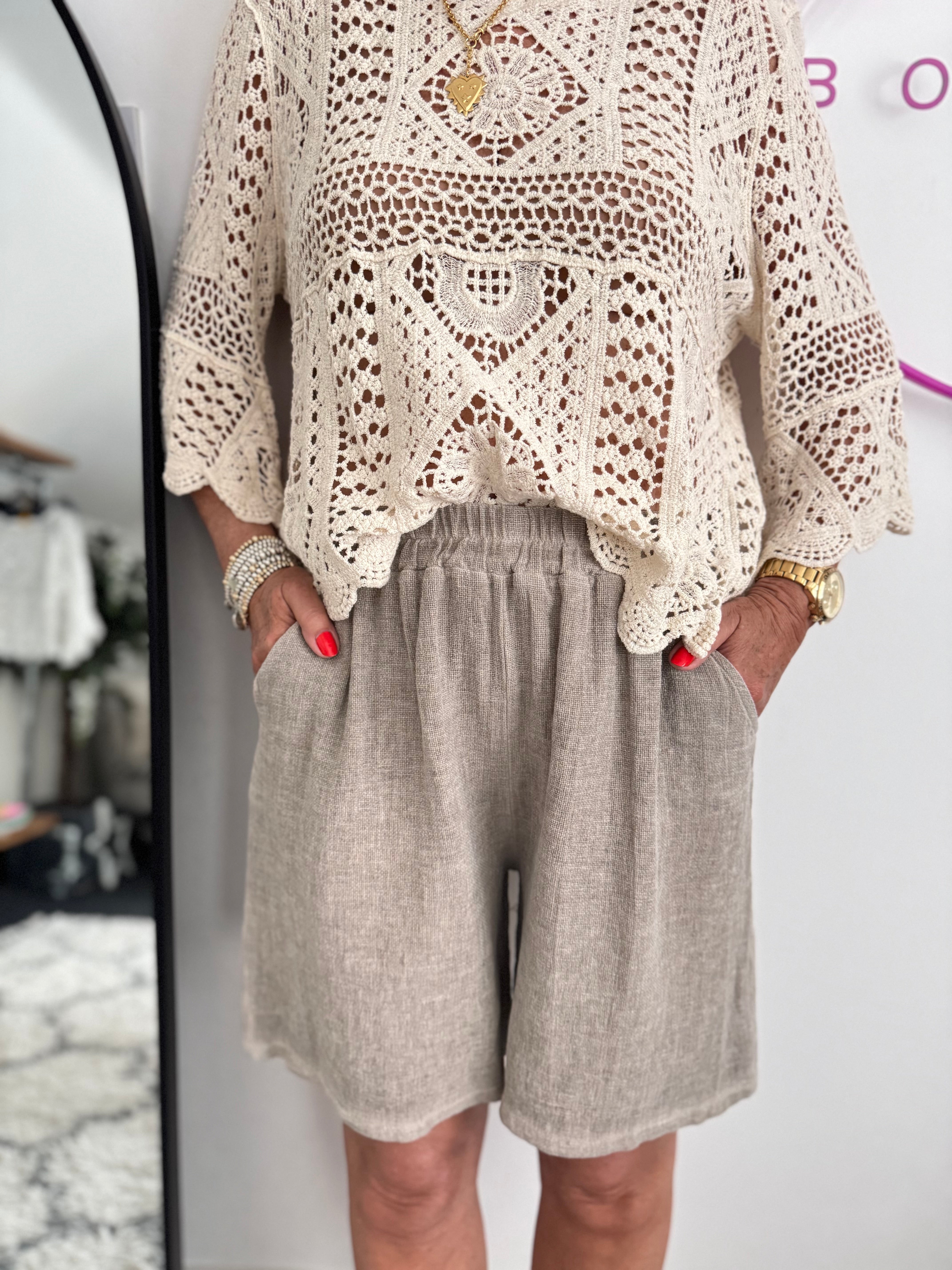 Linen & Cotton Shorts in Mocha