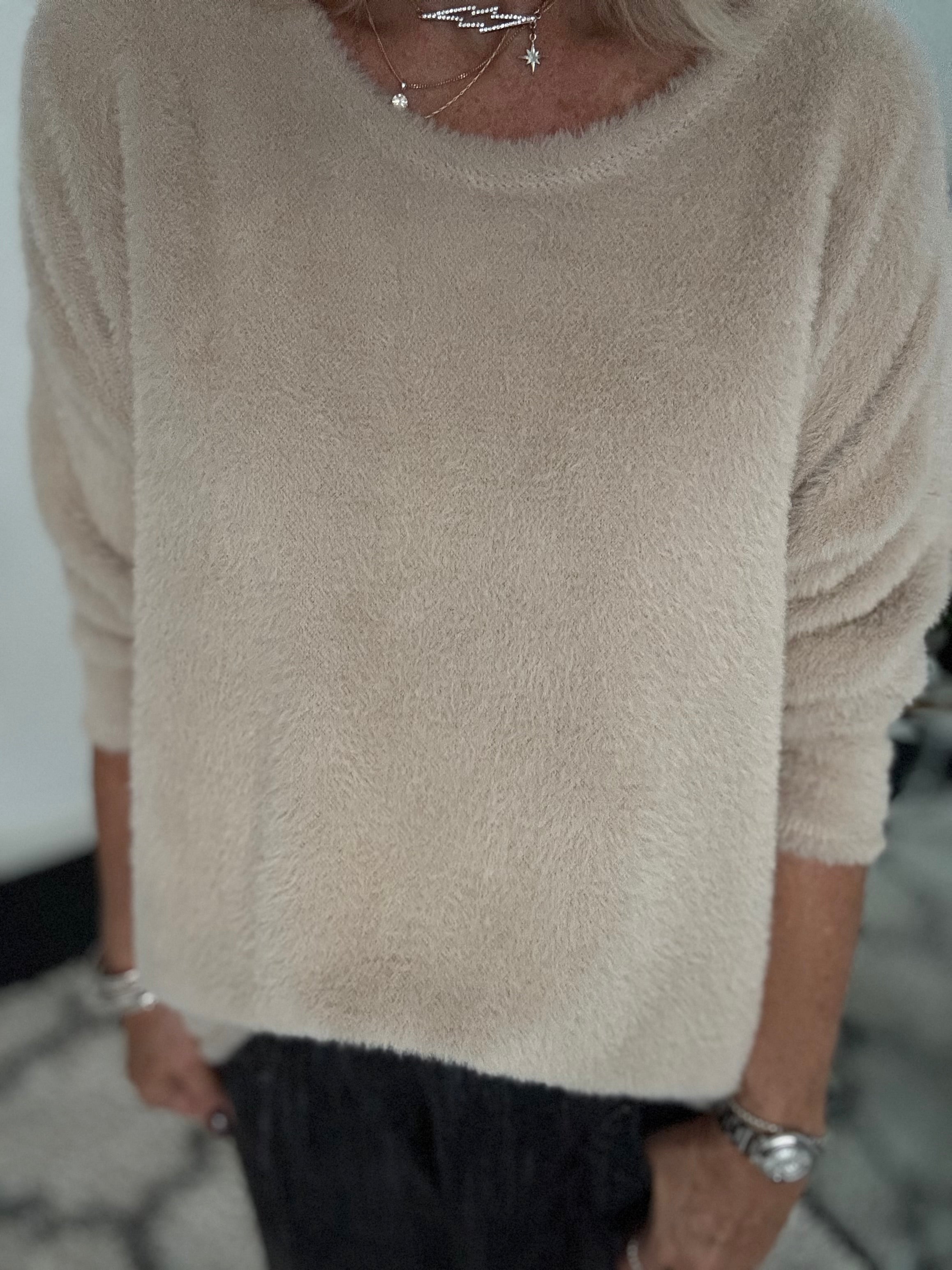 Oversized Fluffy Jumper in Latte