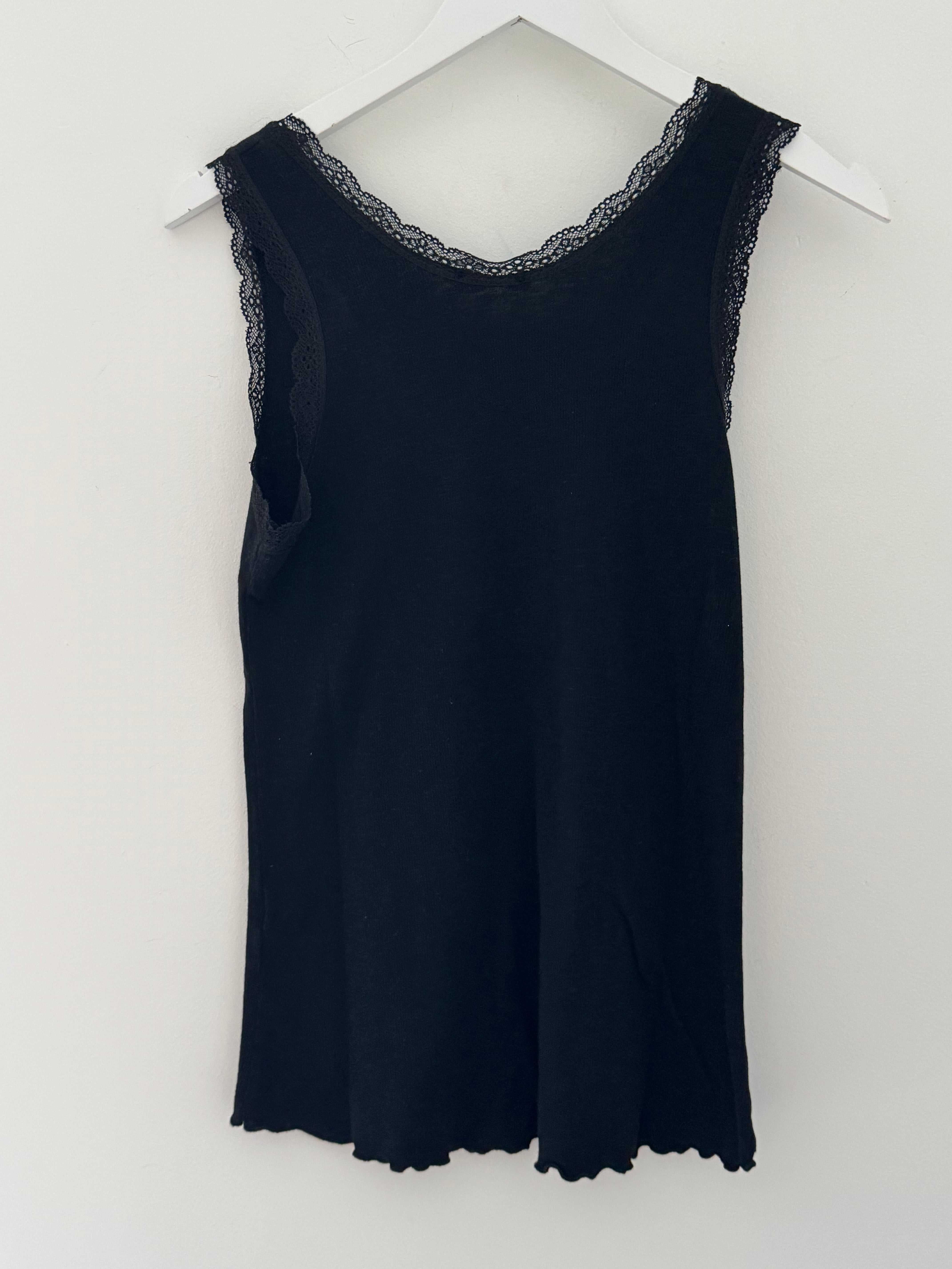 Luxe Ribbed Vest in Black