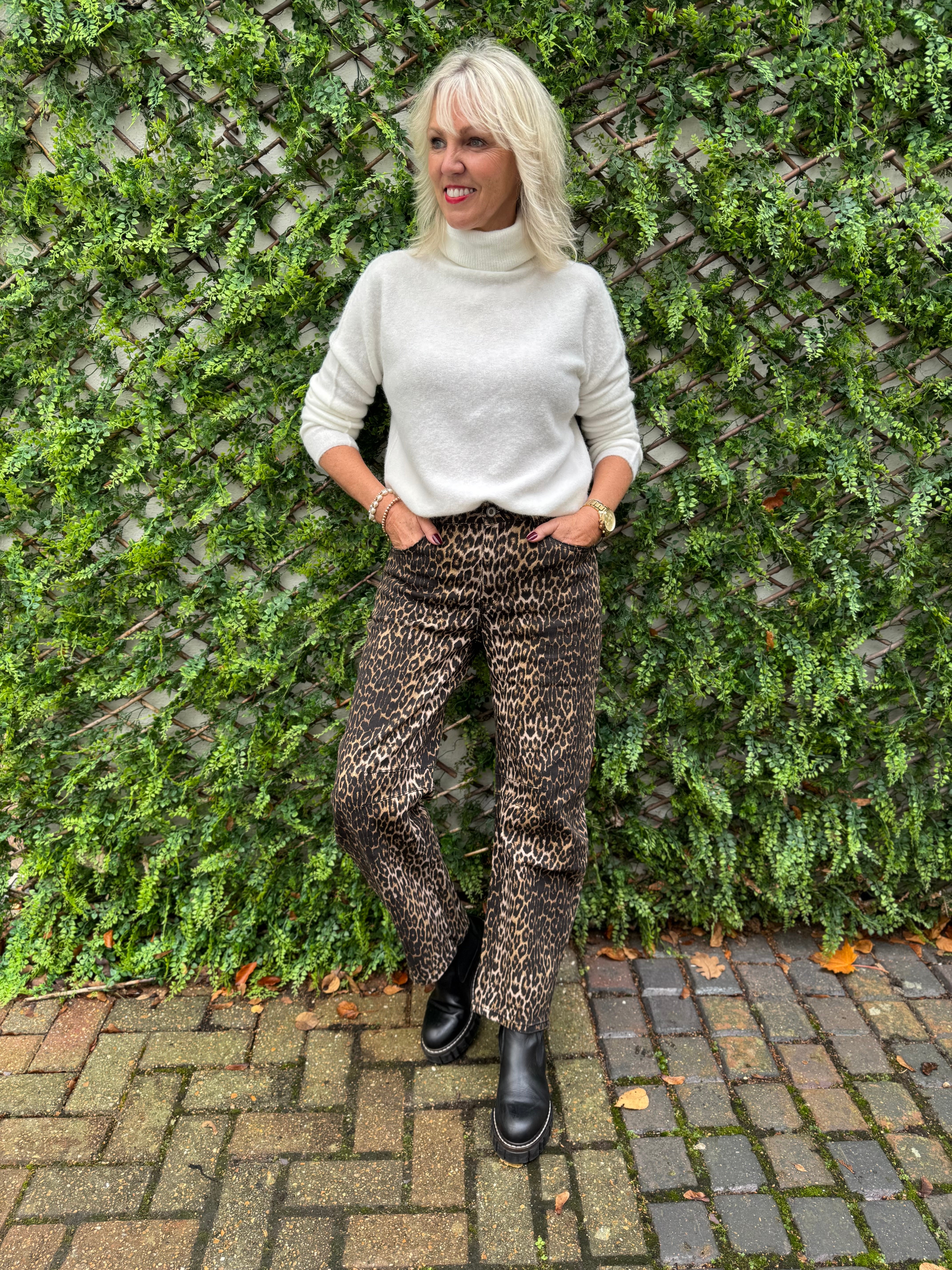 Barrel Leg Jeans in Leopard