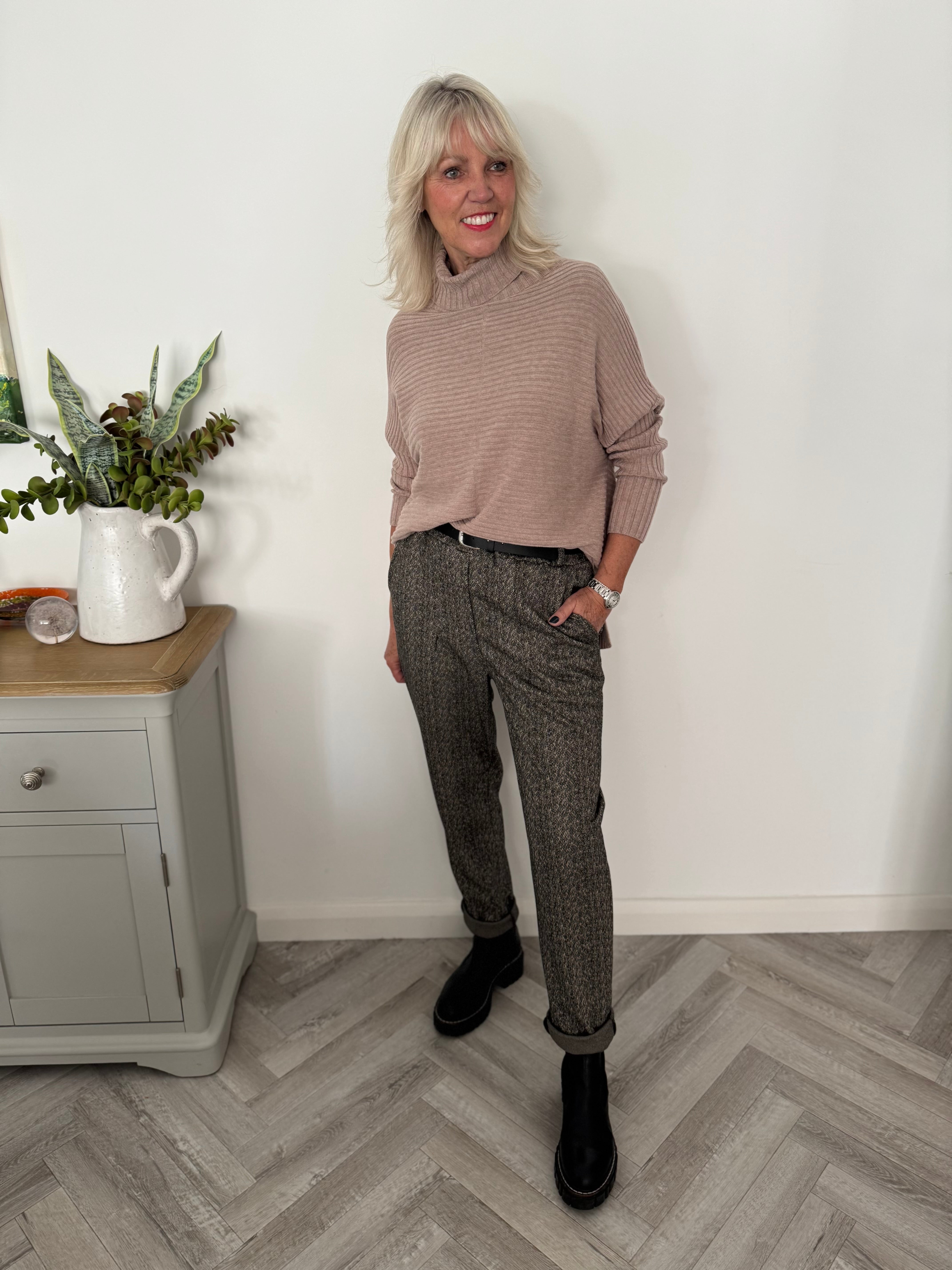 Stretch Herringbone Trousers in Mocha