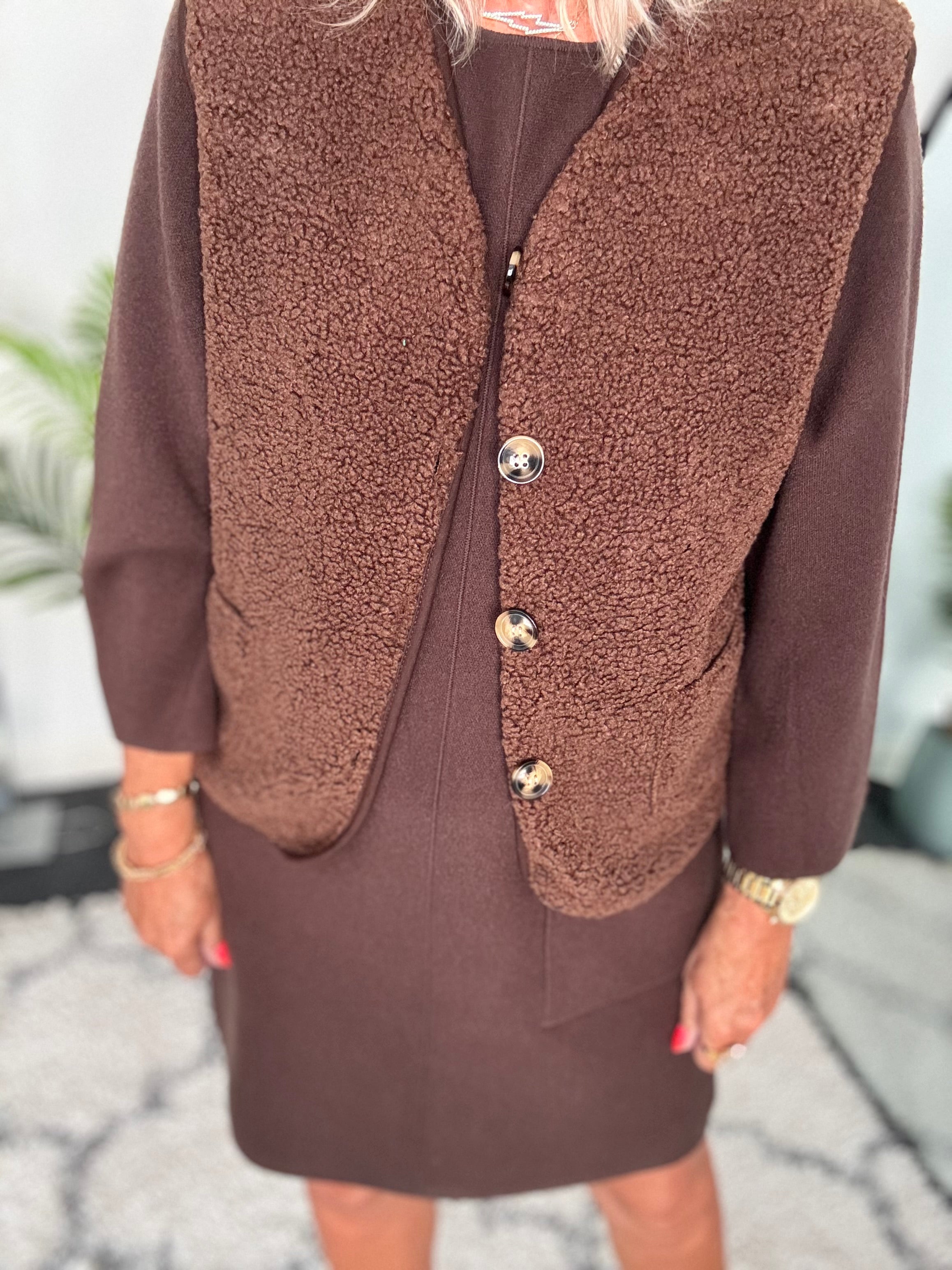Boucle Gilet in Chocolate