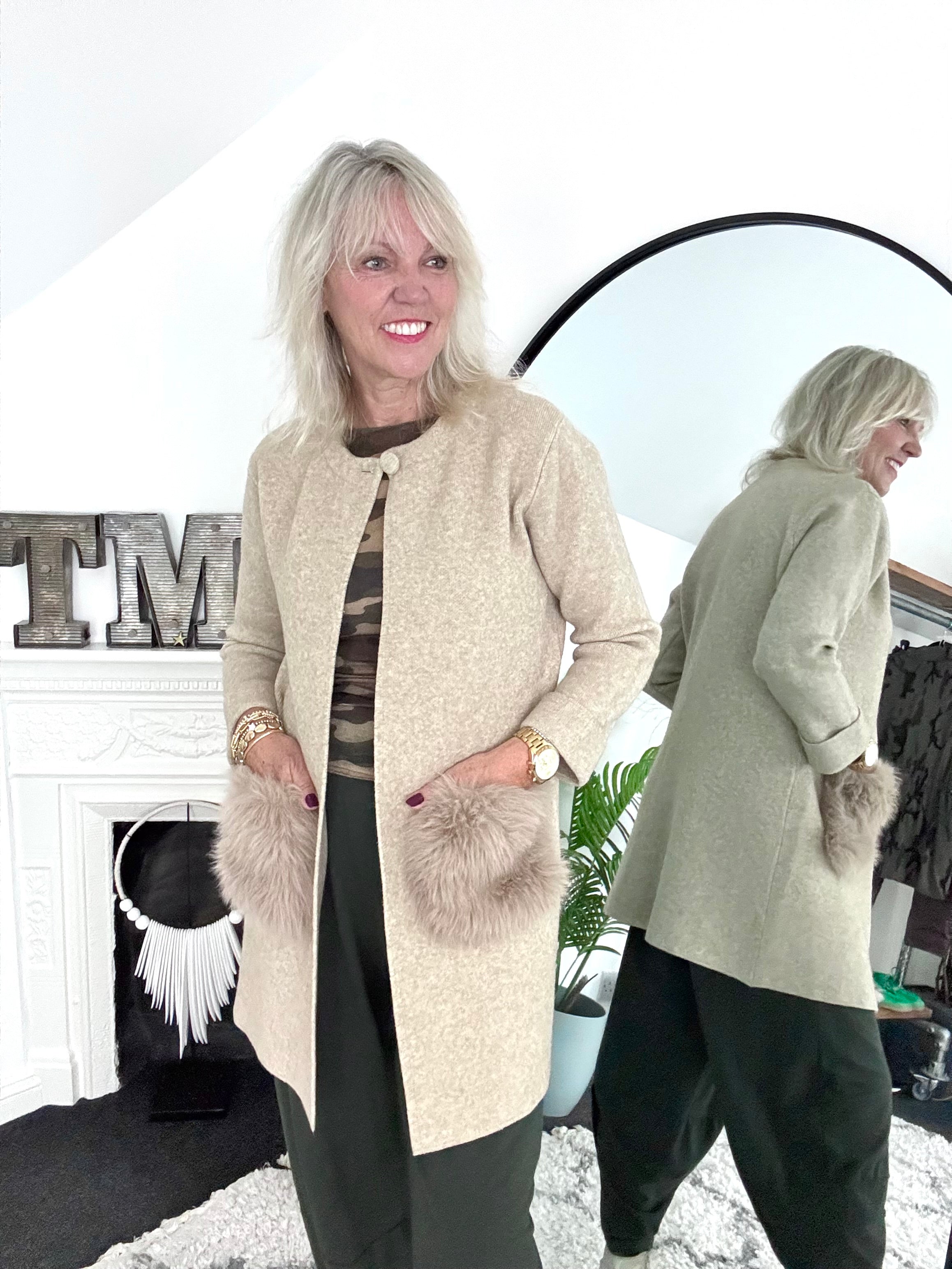 Cardi Jacket with Fur Pockets in Stone