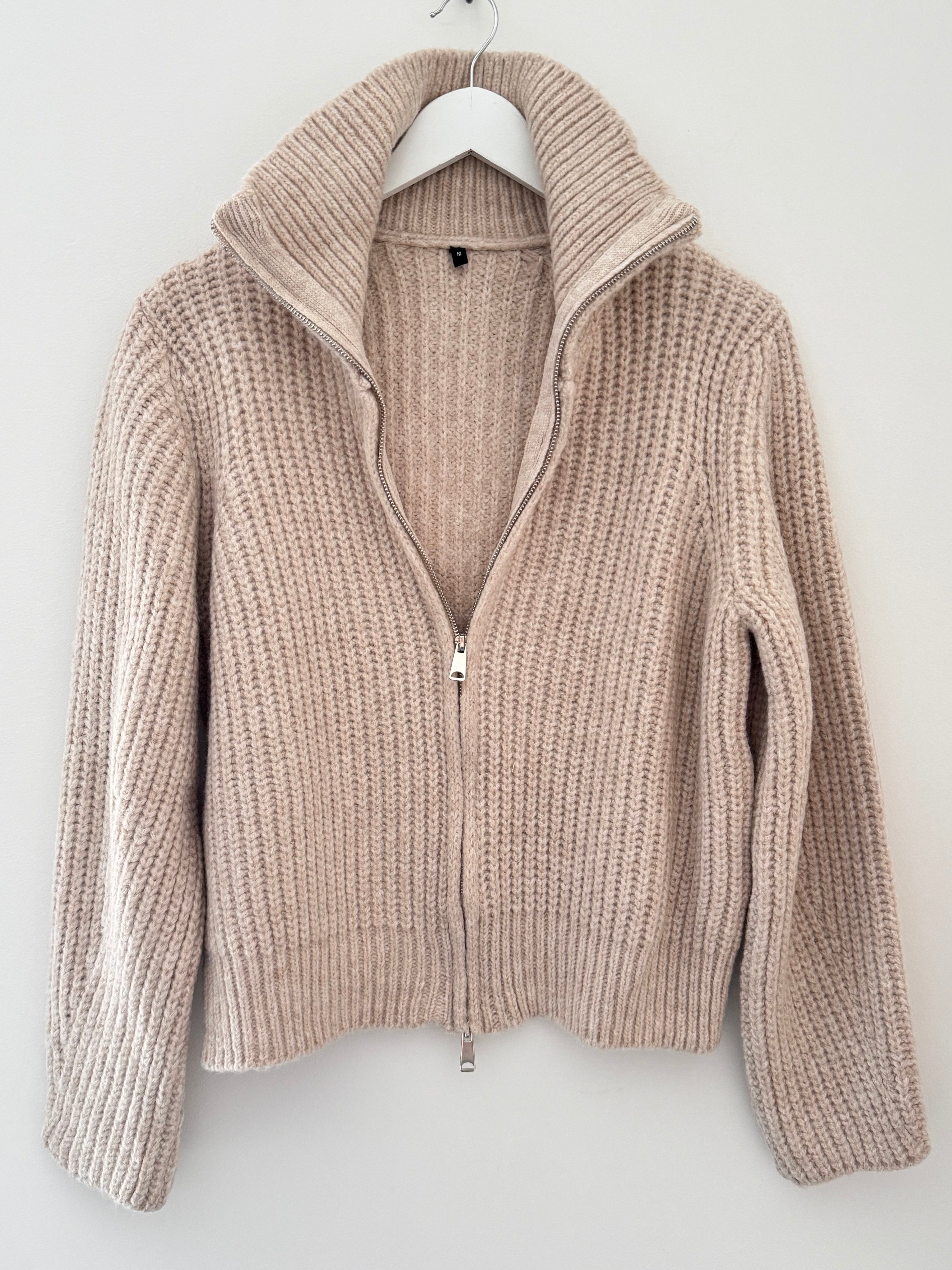 Ribbed Zipped Cardi in Stone