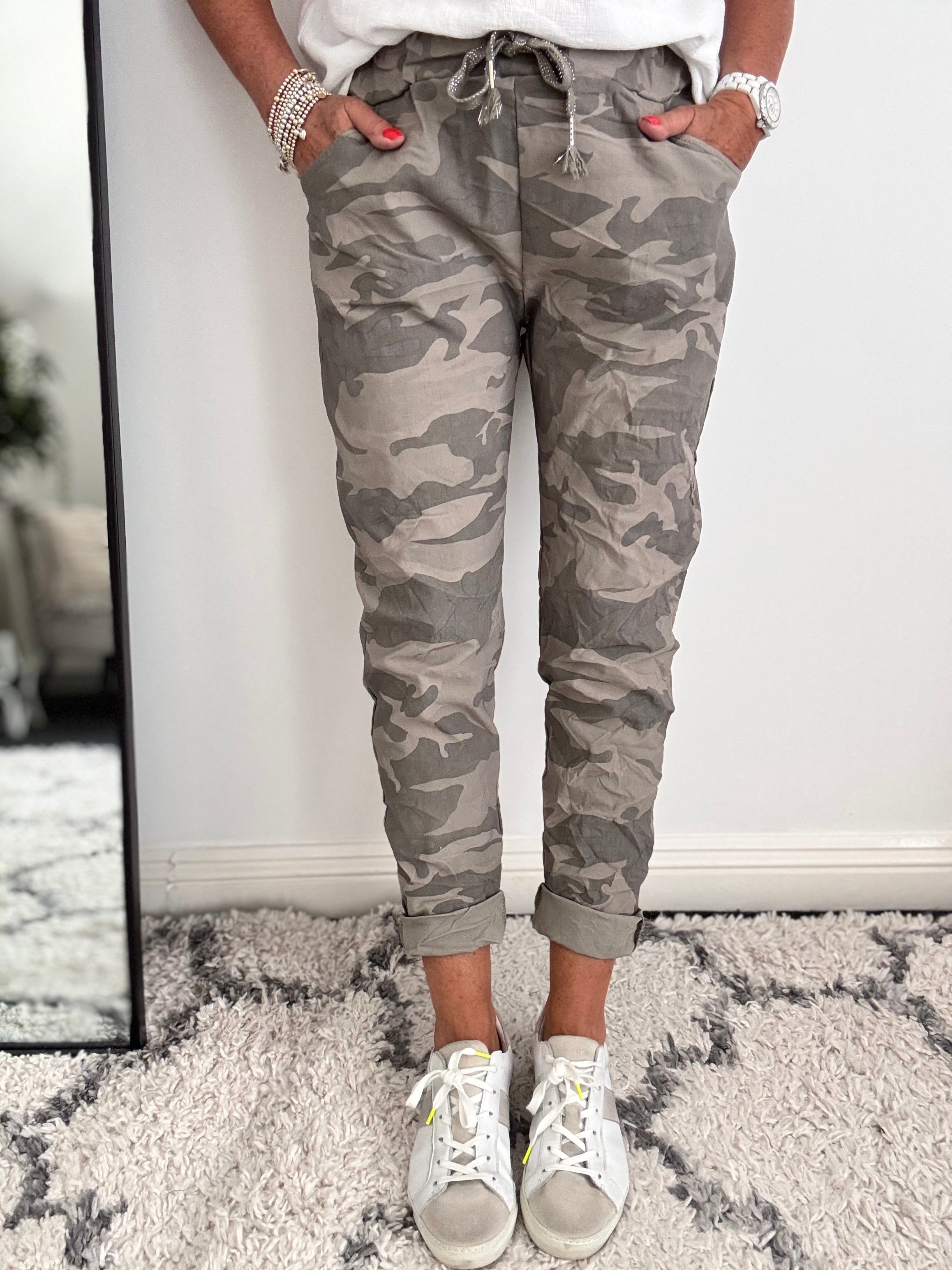 Super Stretch Joggers in Mocha Camo