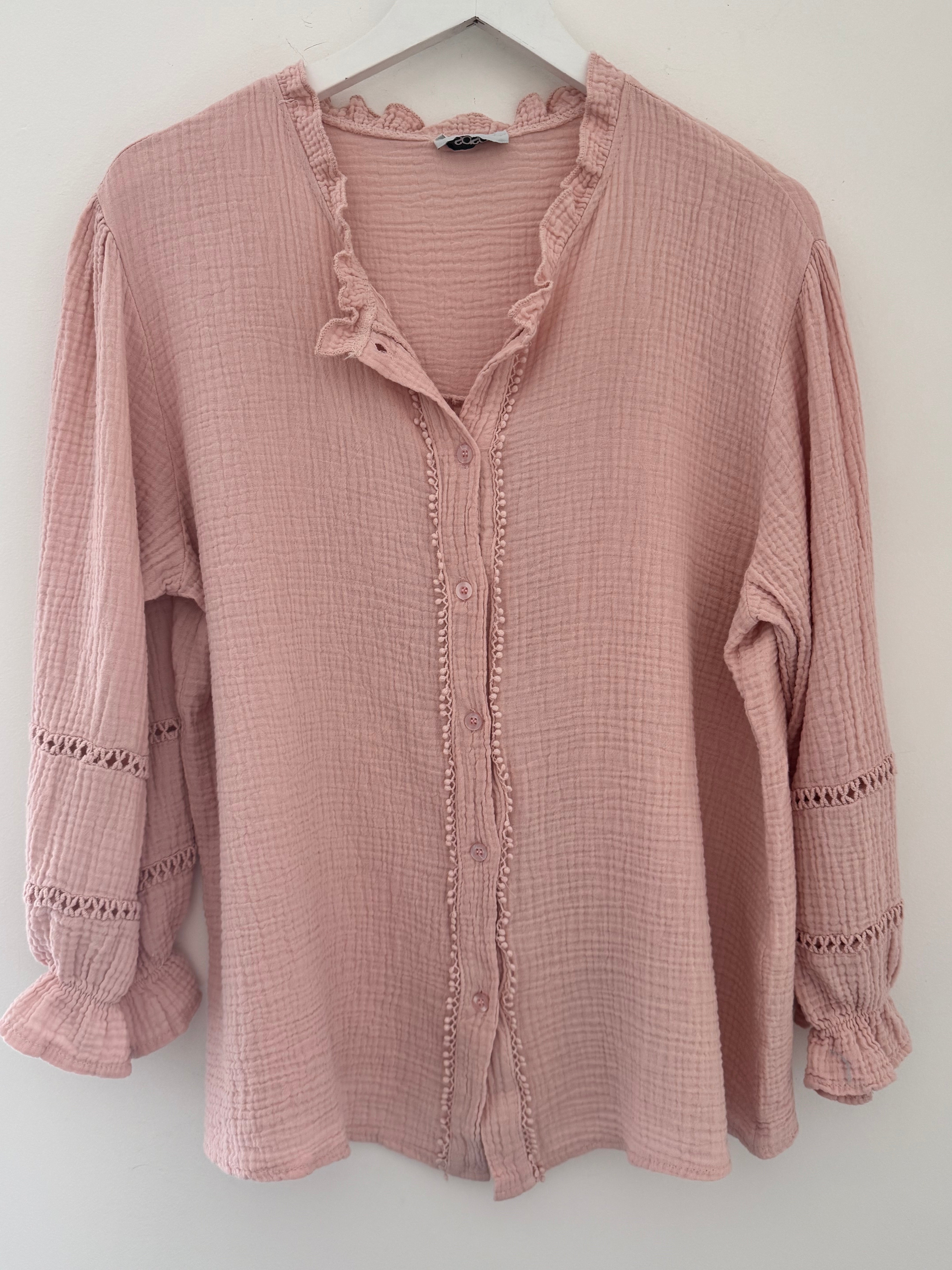 Detailed Cheesecloth Shirt in Soft Pink