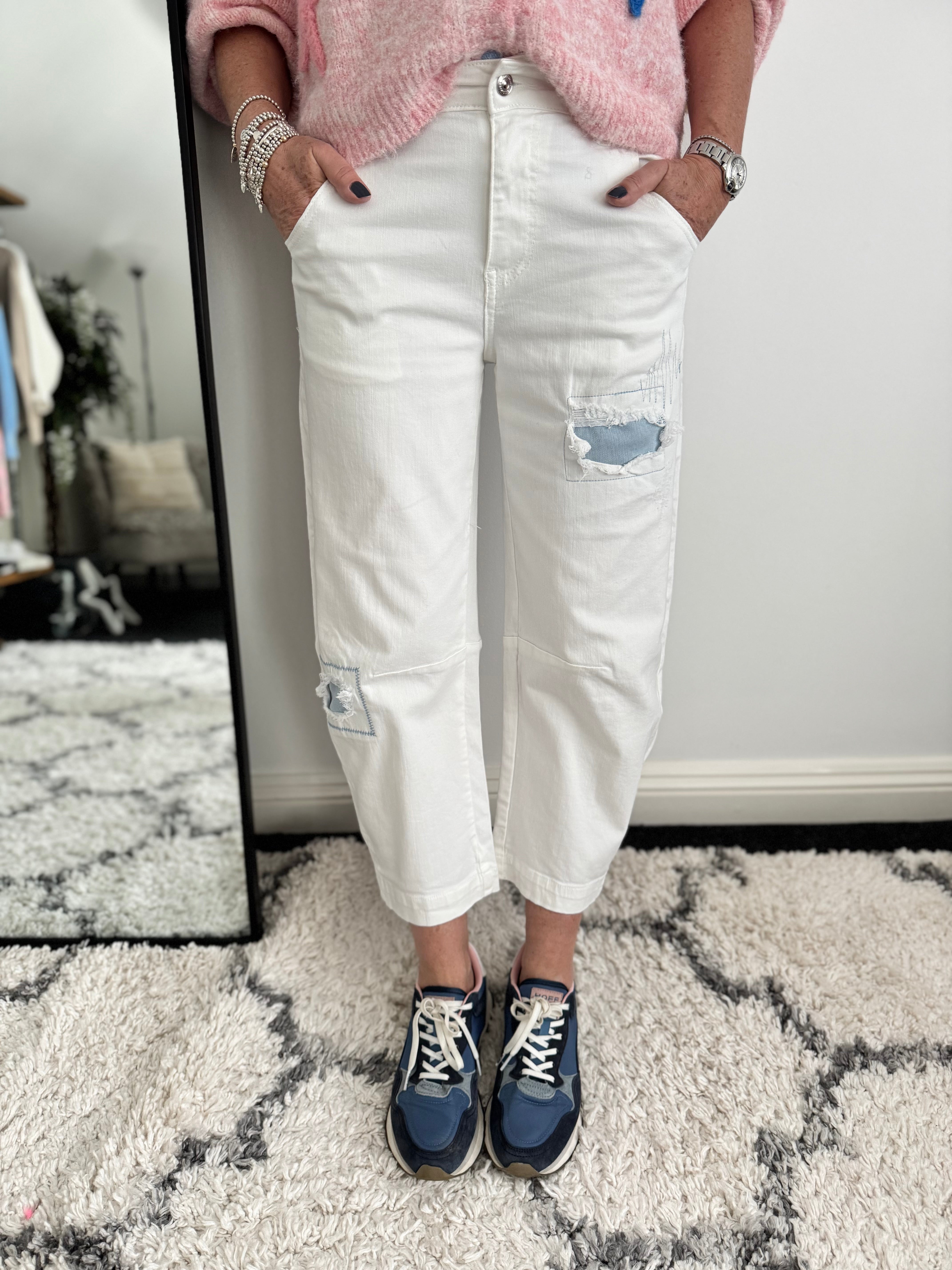 Patched Barrel Leg Jeans in White