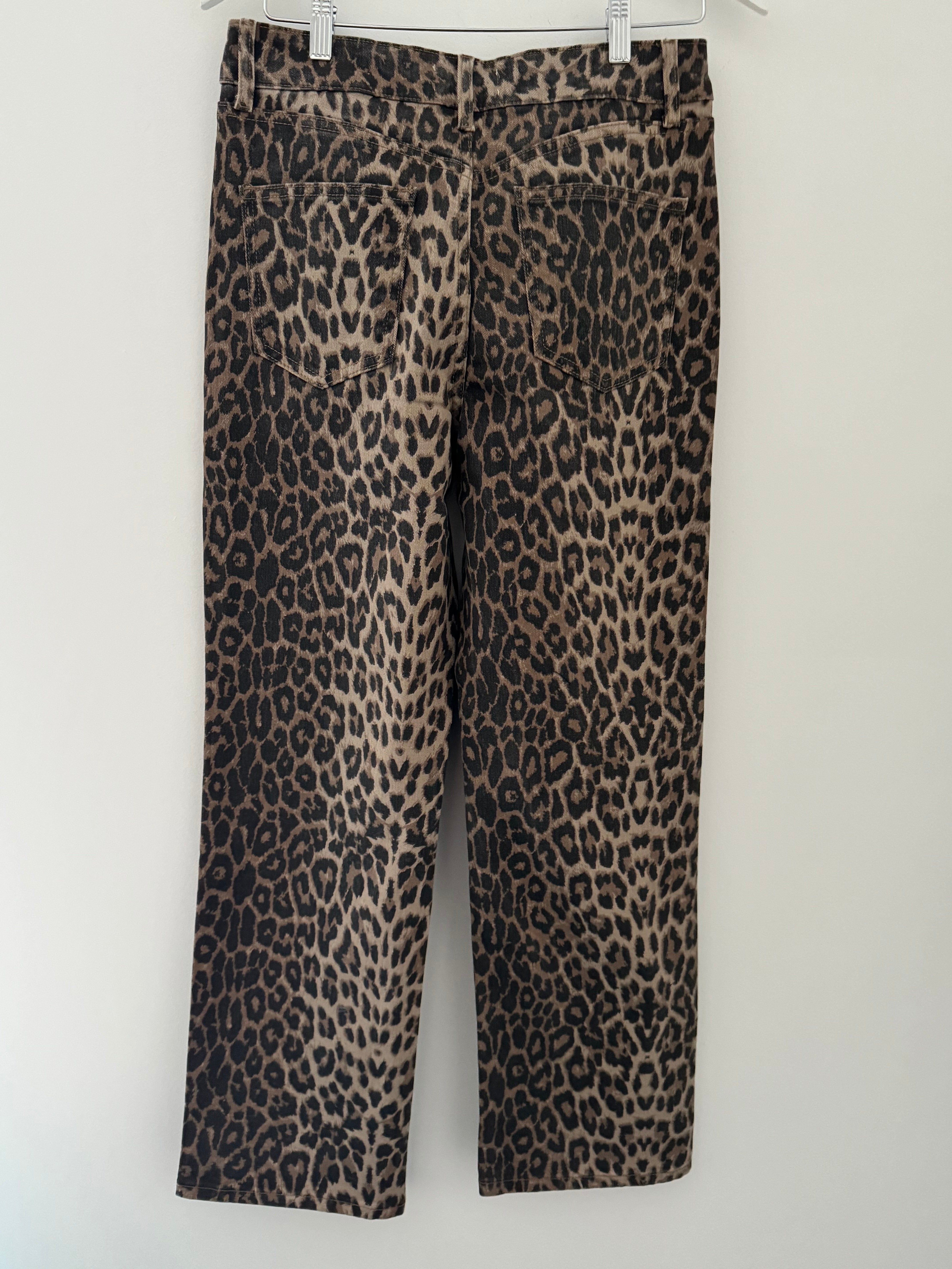 Straight Leg Jeans in Leopard Print