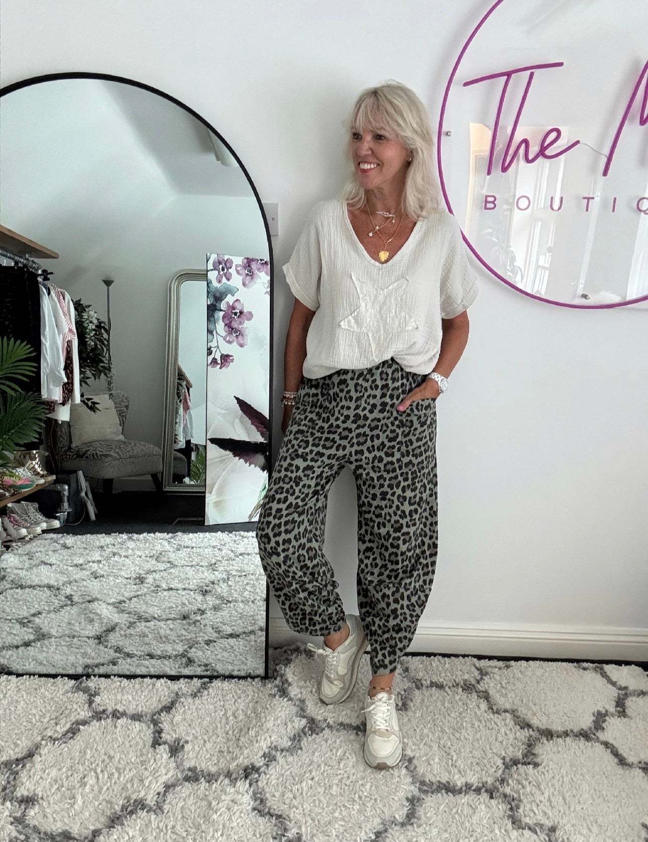 Barrel Stretch Trousers in Khaki Leopard