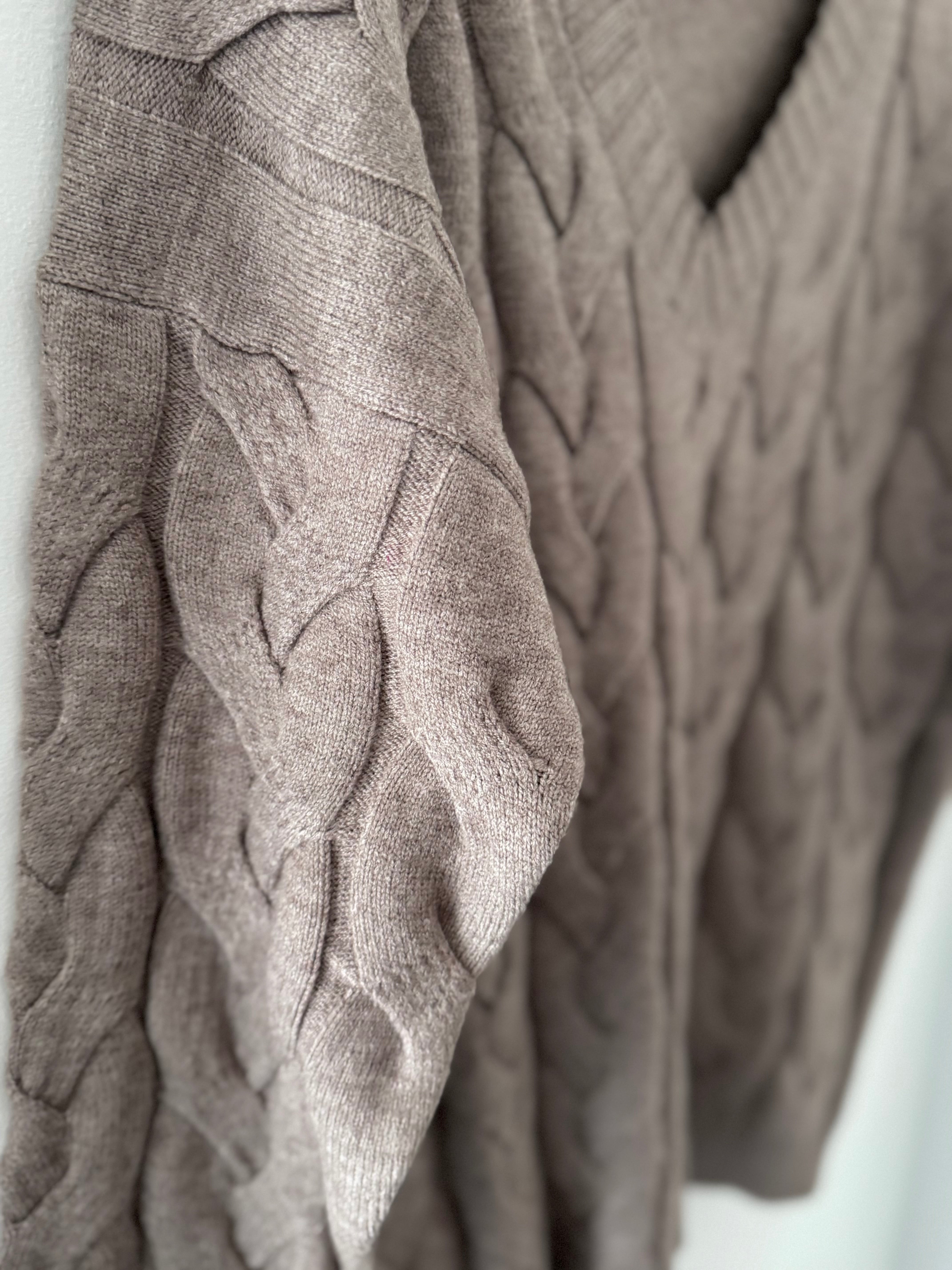 V Neck Cable Jumper in Mocha