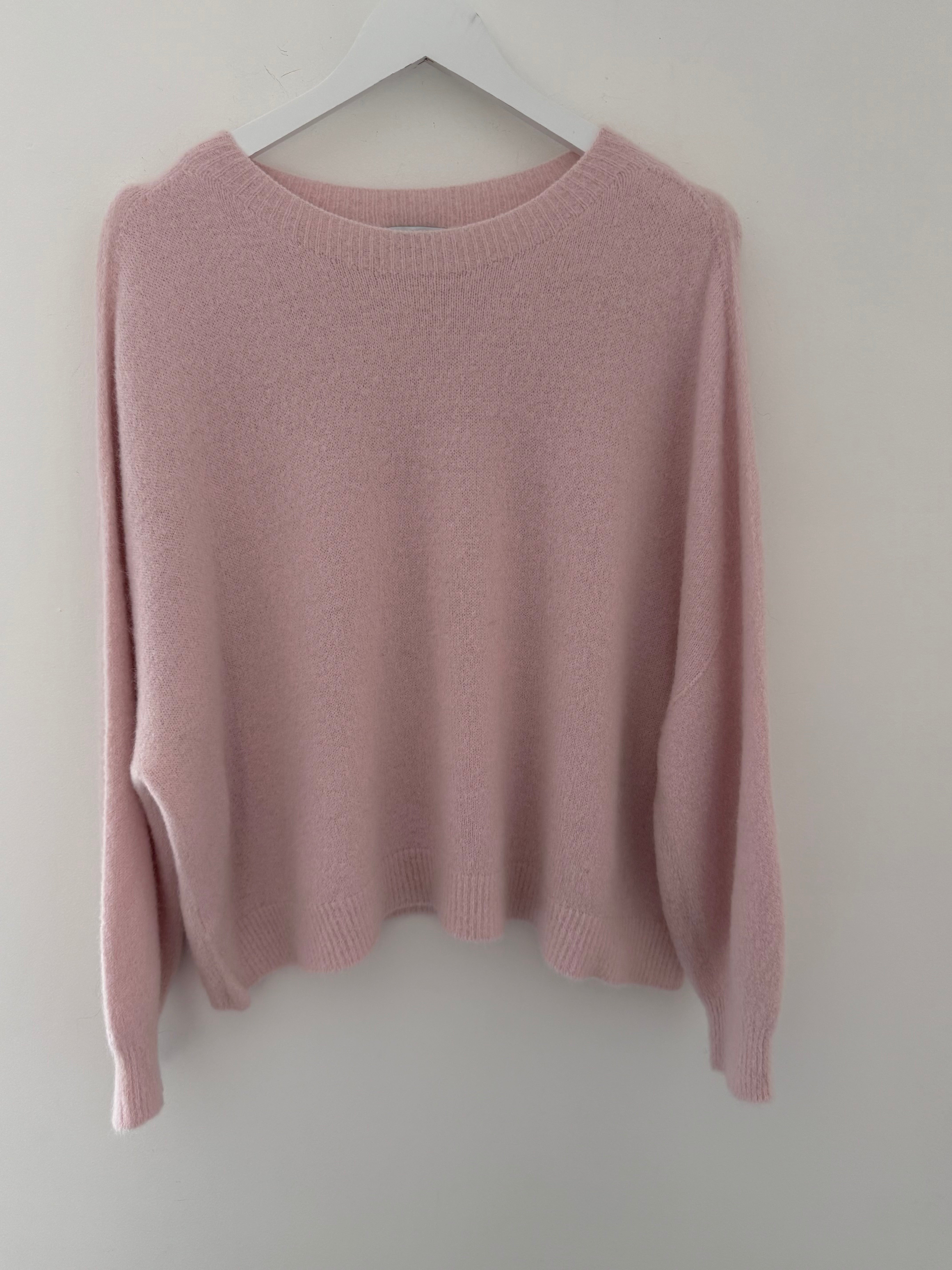 Luxe Slouchy Alpaca Jumper in Soft Pink
