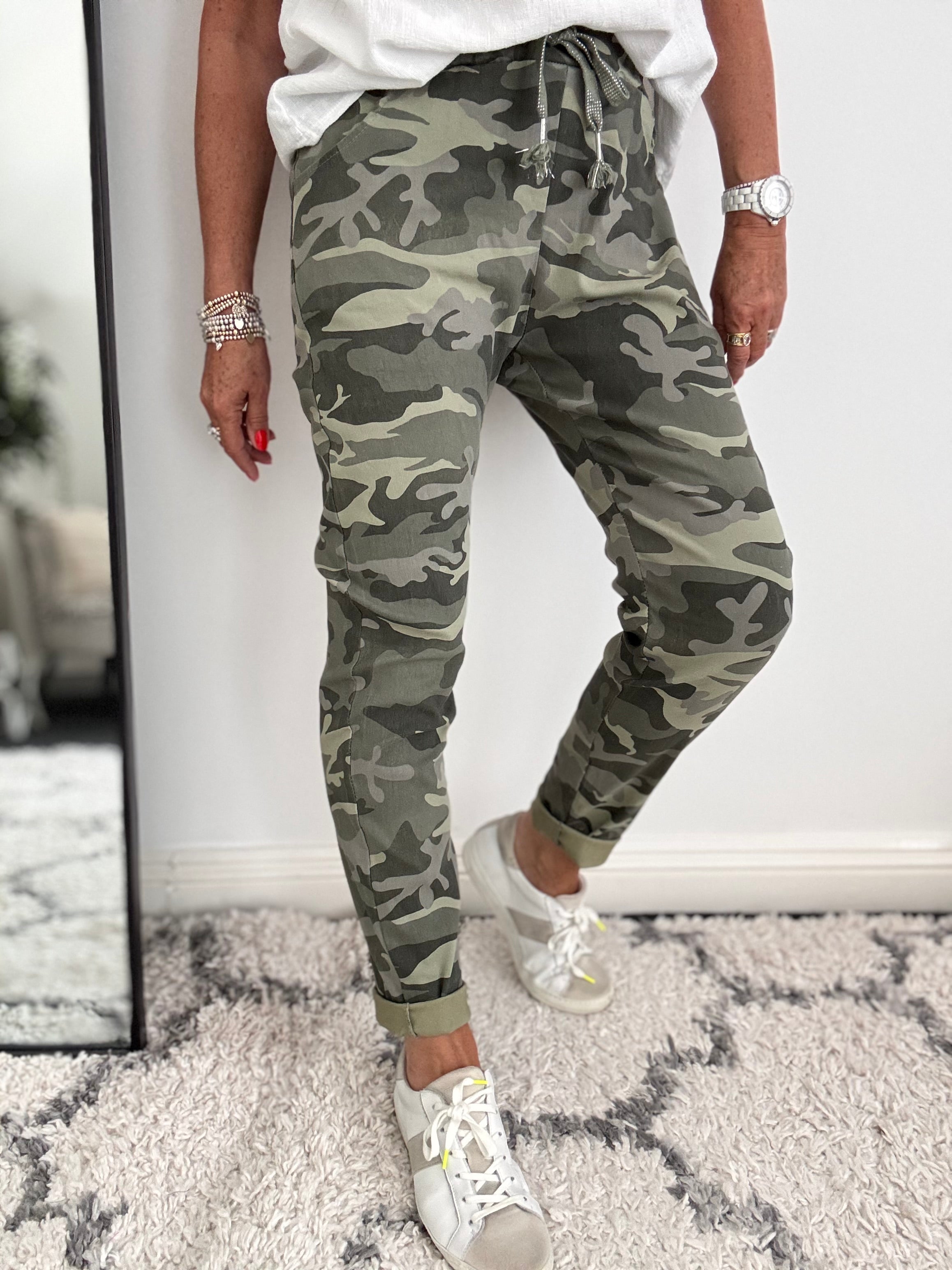 Super Stretch Joggers in Khaki Camo