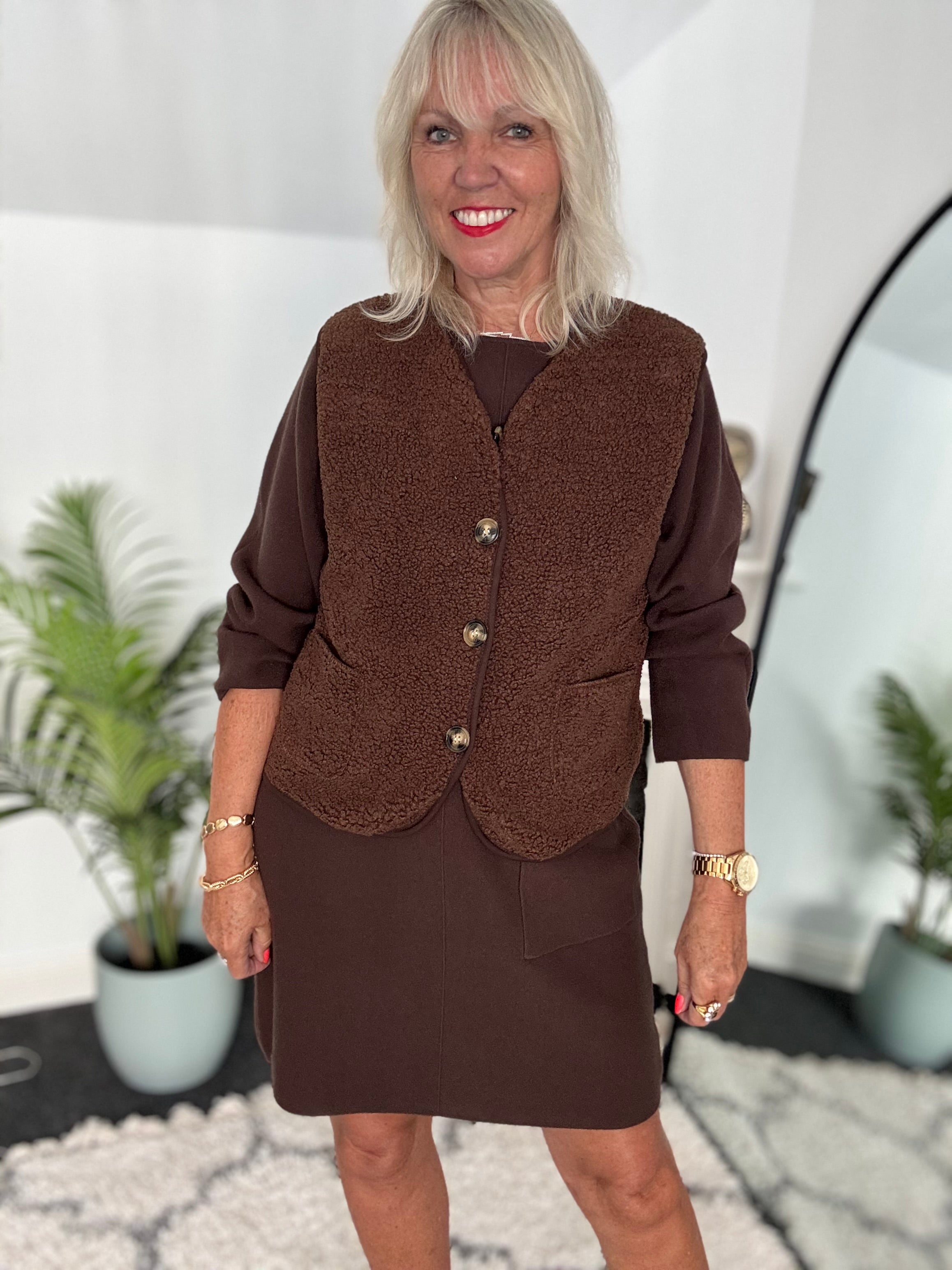Boucle Gilet in Chocolate