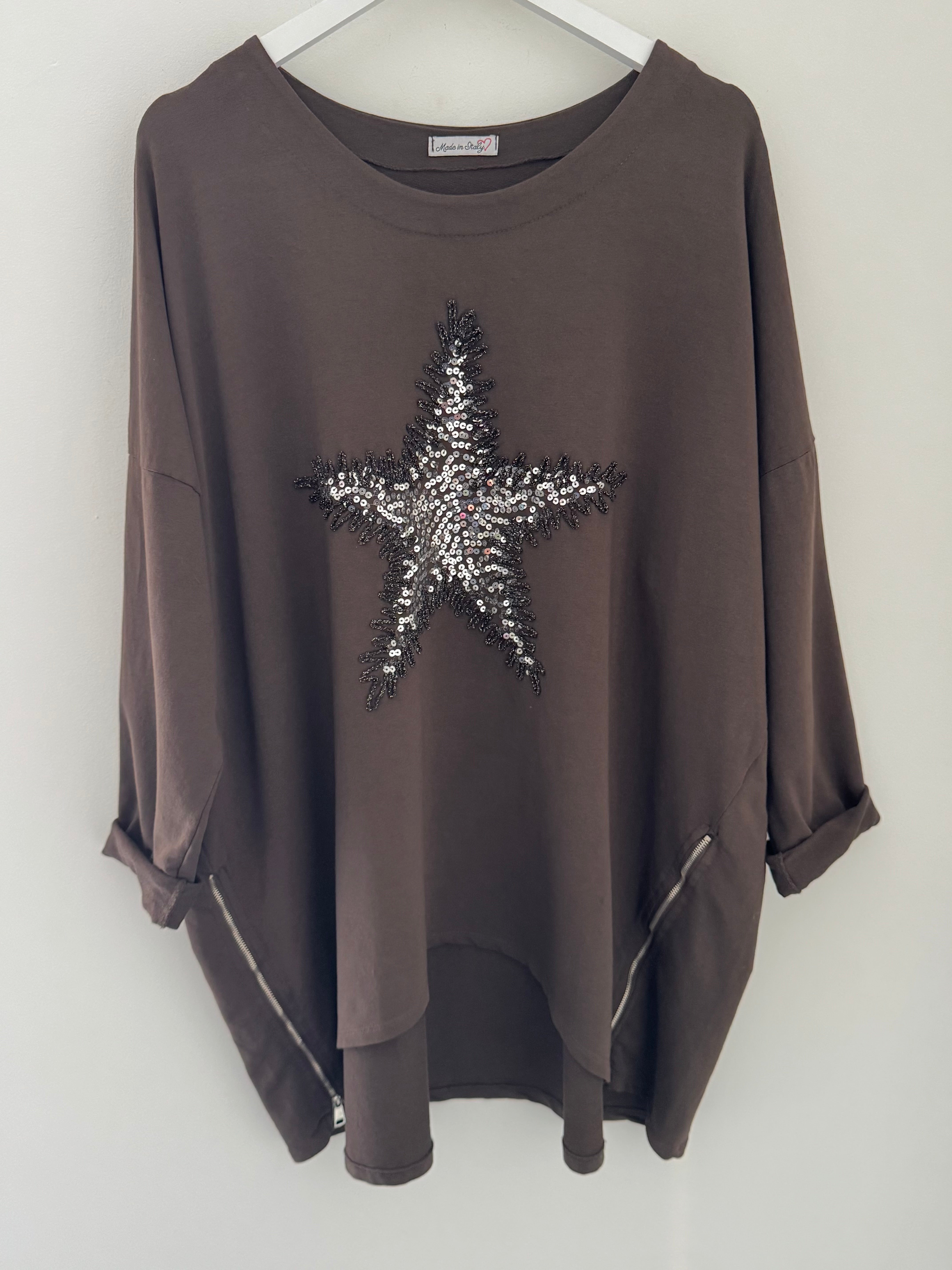 Star Sequin Sweatshirt in Chocolate