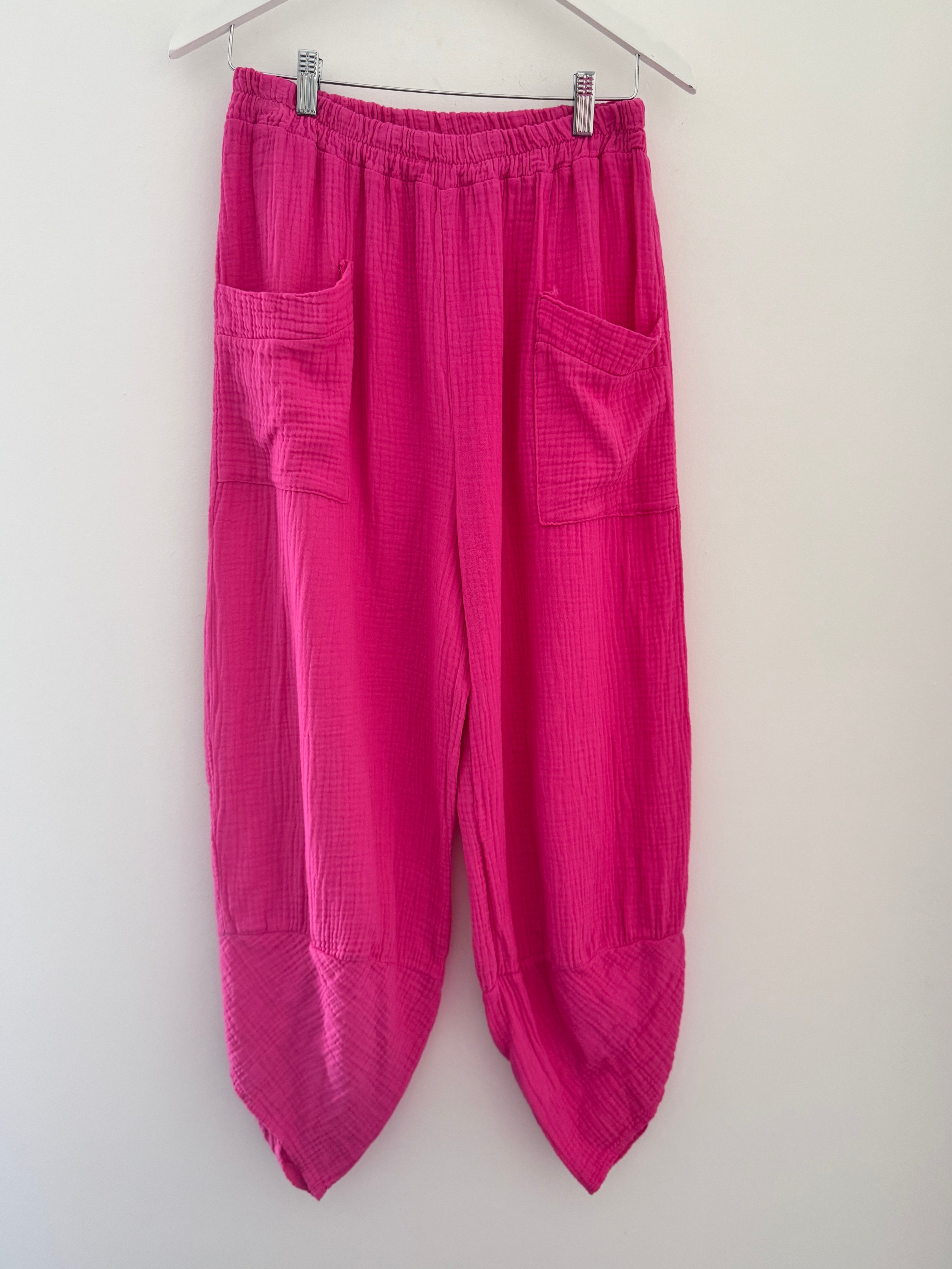 Cheesecloth Trousers in Fuchsia