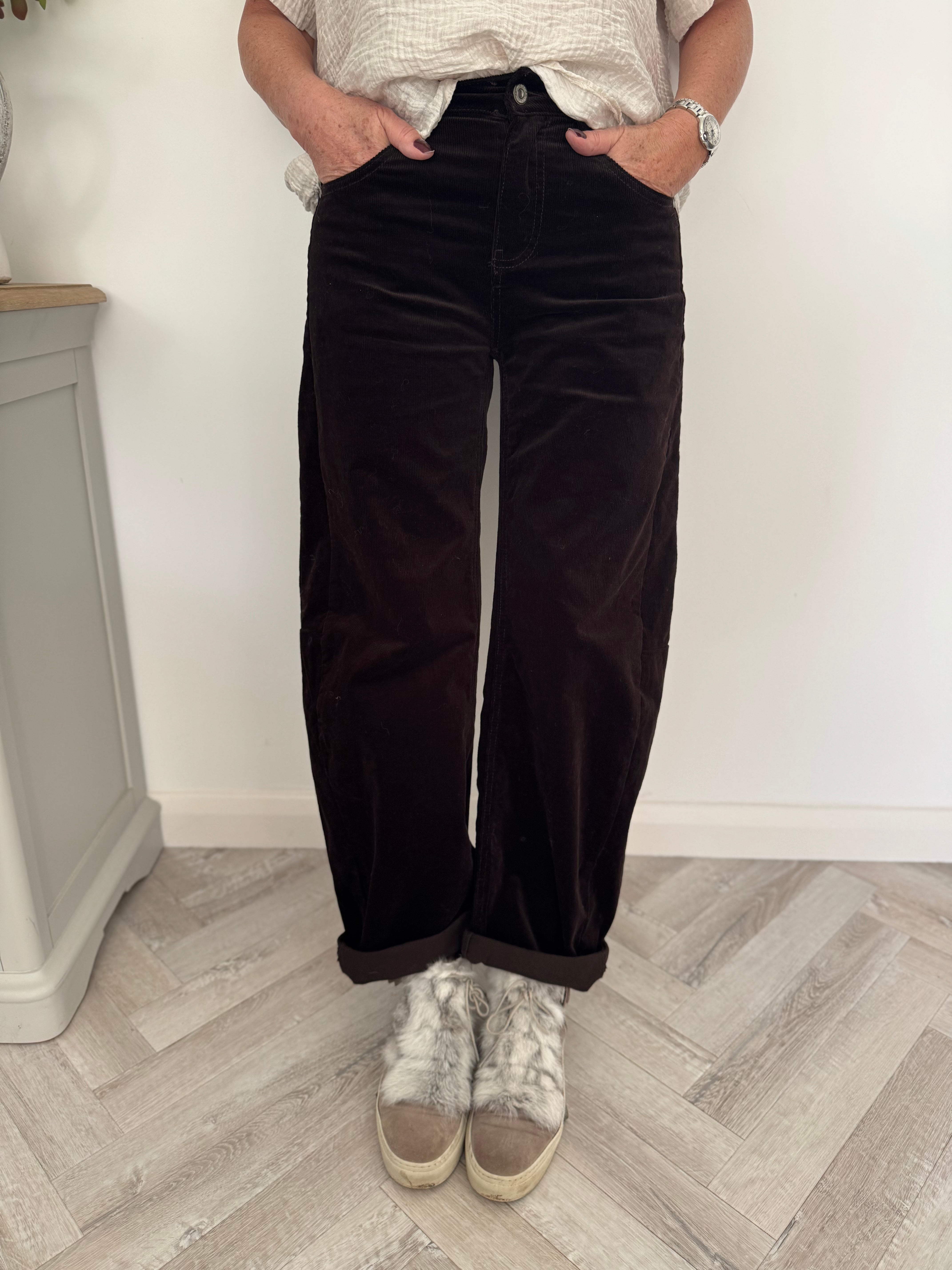 Barrel Leg Cords in Velvety Chocolate