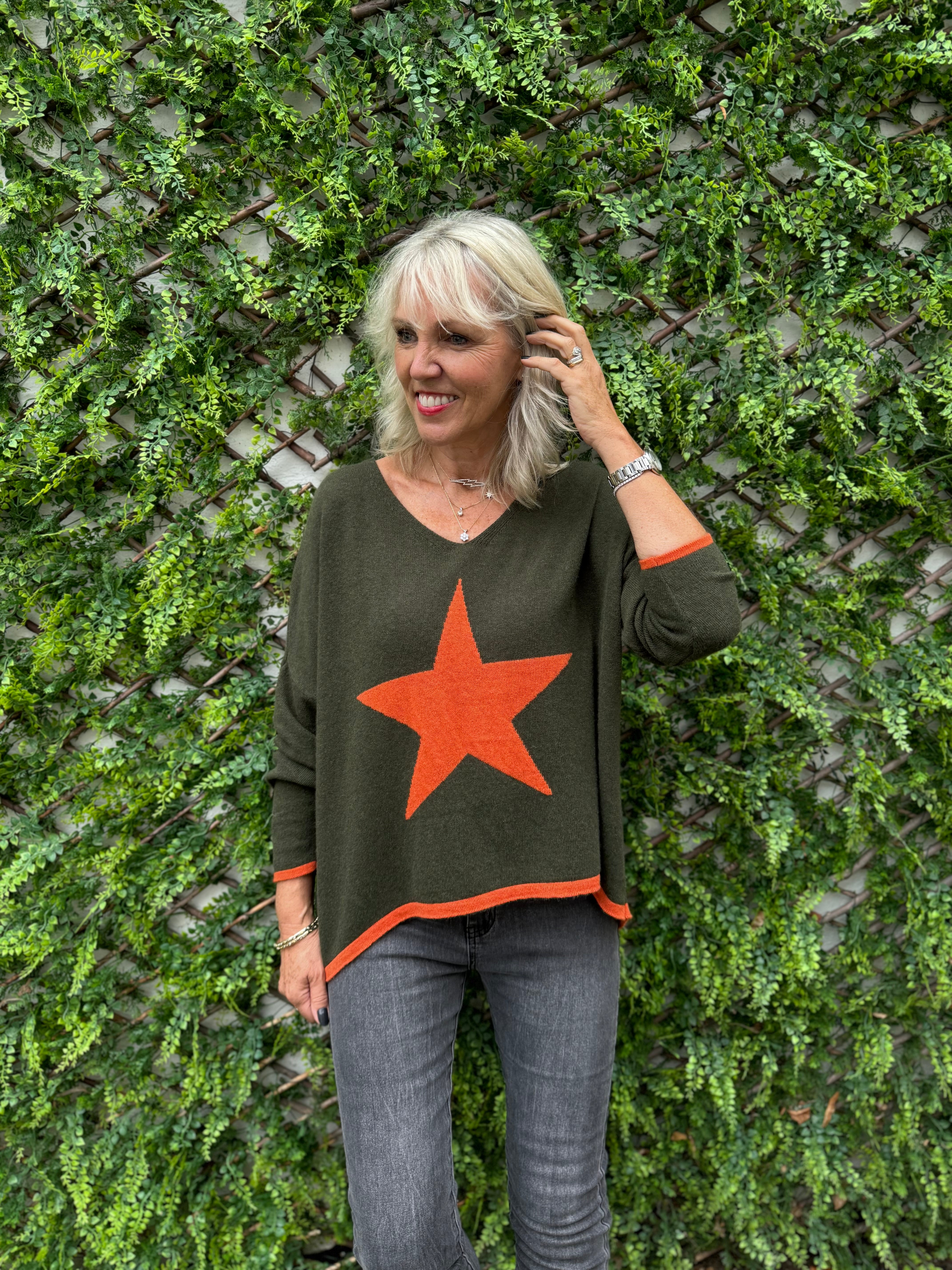 Star Cashmere V Neck Jumper in Khaki & Orange