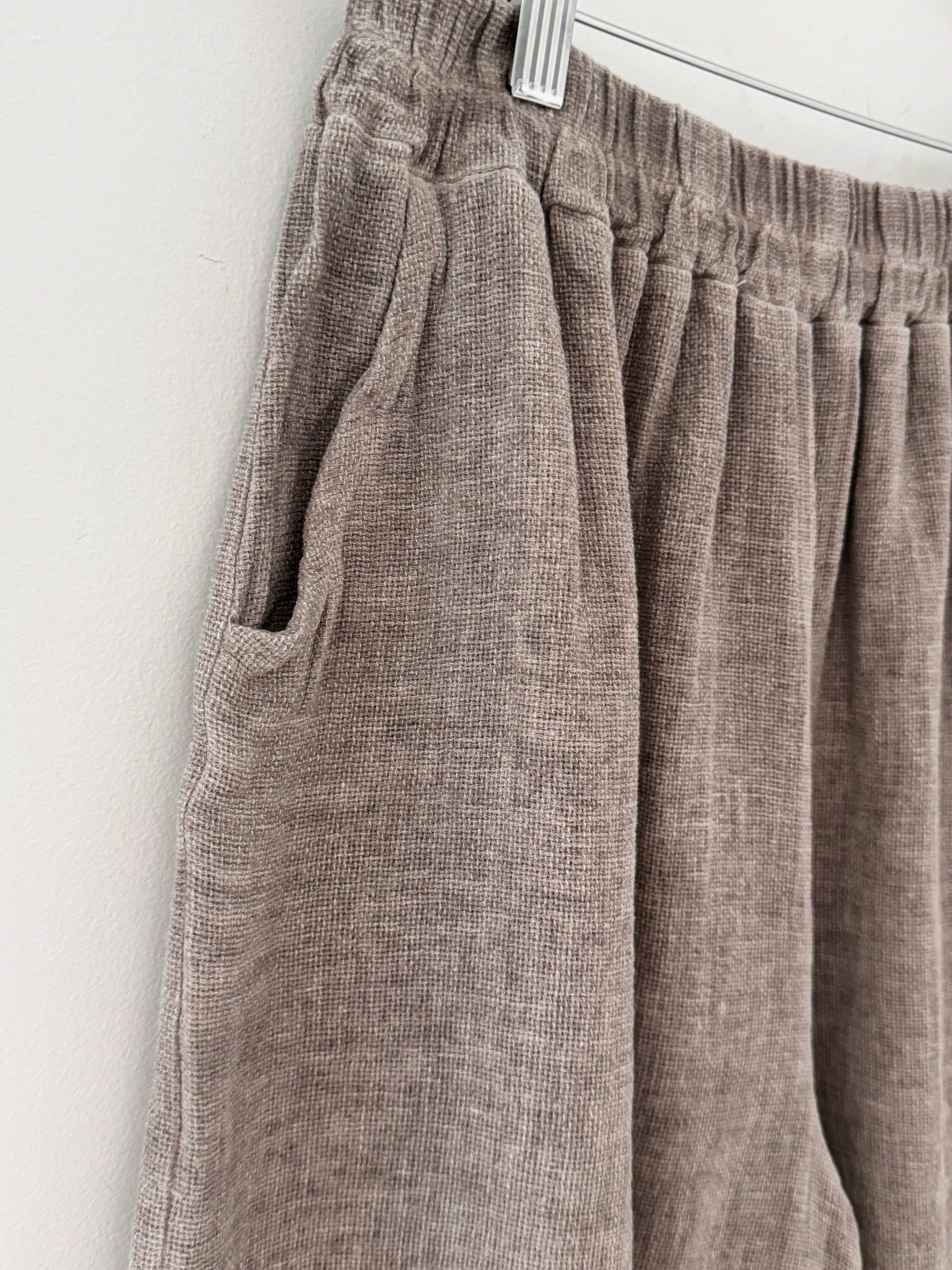 Linen & Cotton Shorts in Mocha