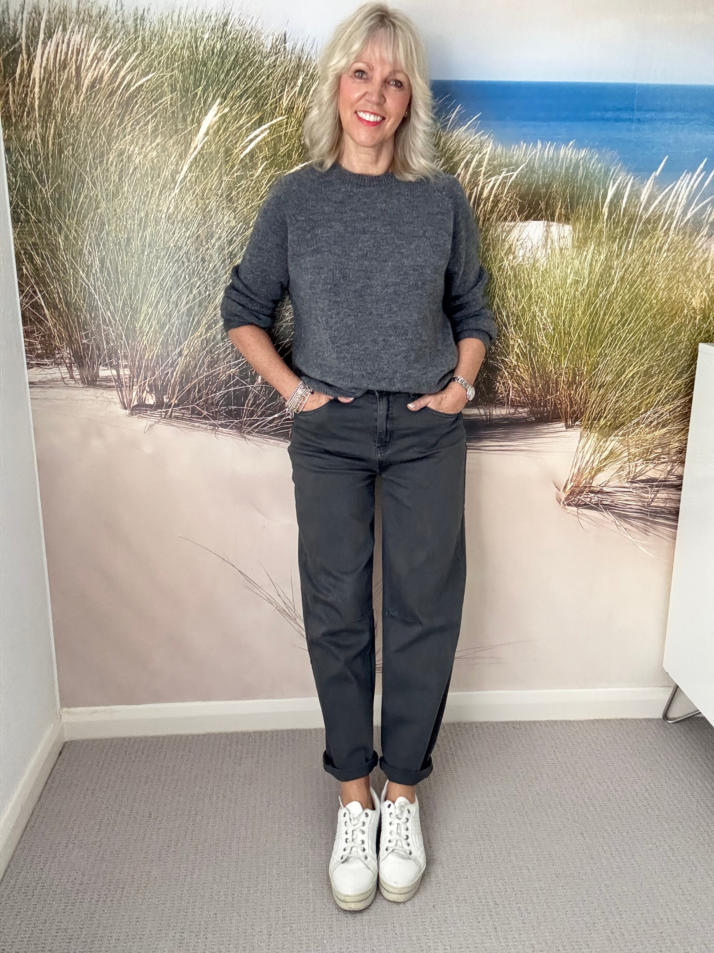 Stretch Boyfriend Jeans in Dark Grey