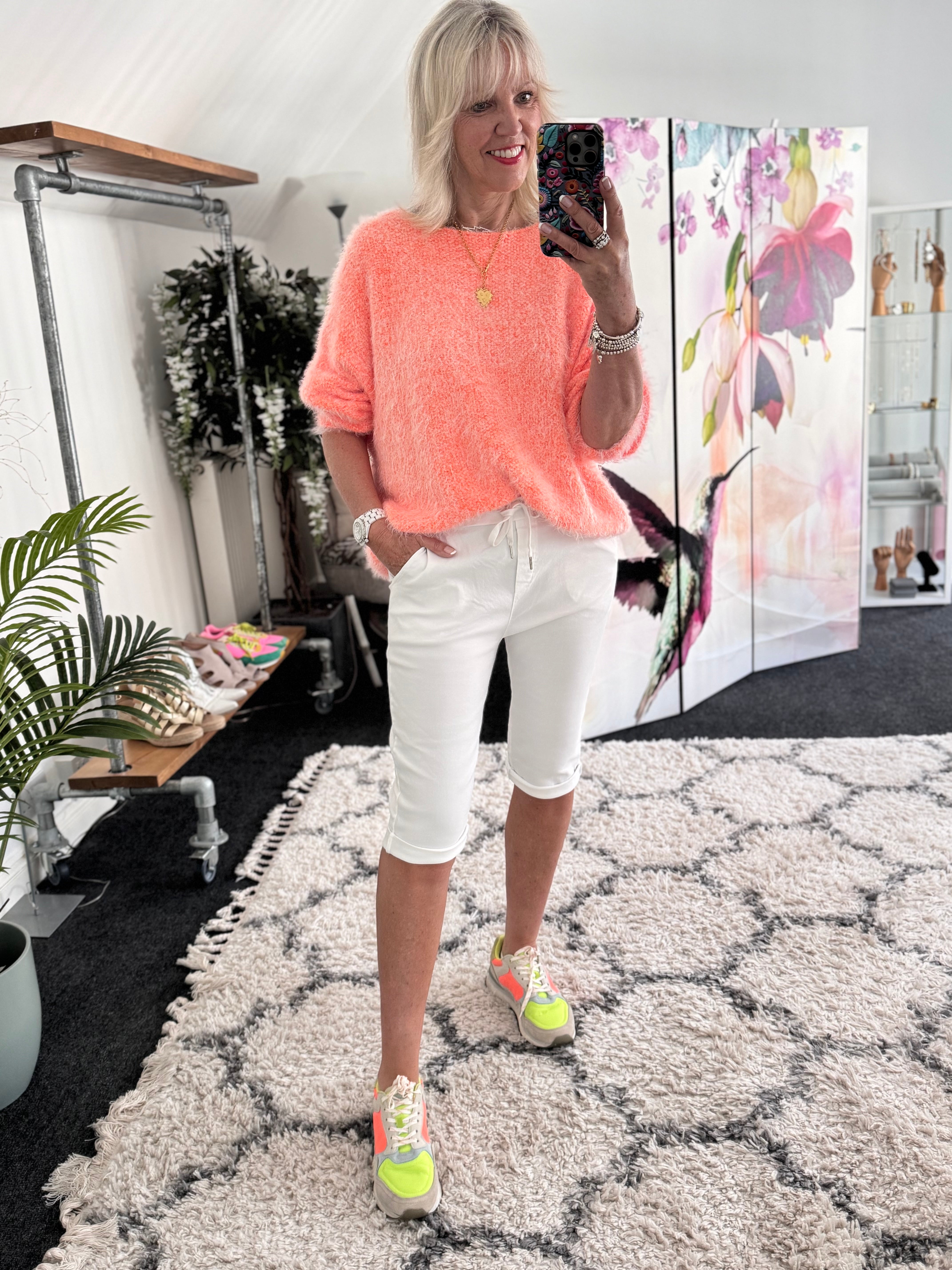 Super Stretch Capri Shorts in White