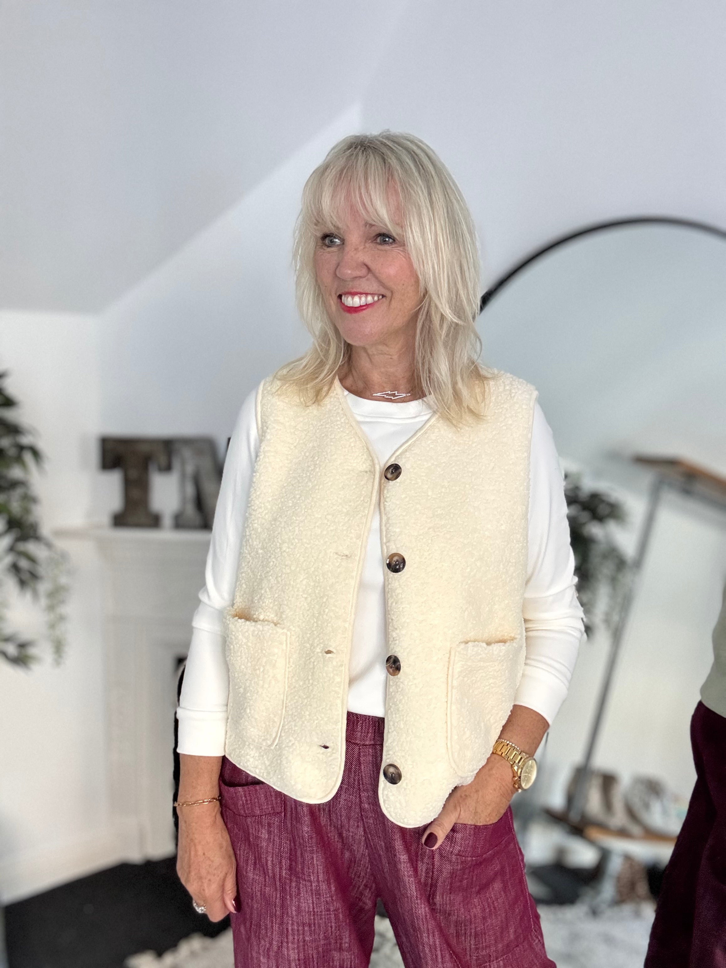Boucle Gilet in Vanilla