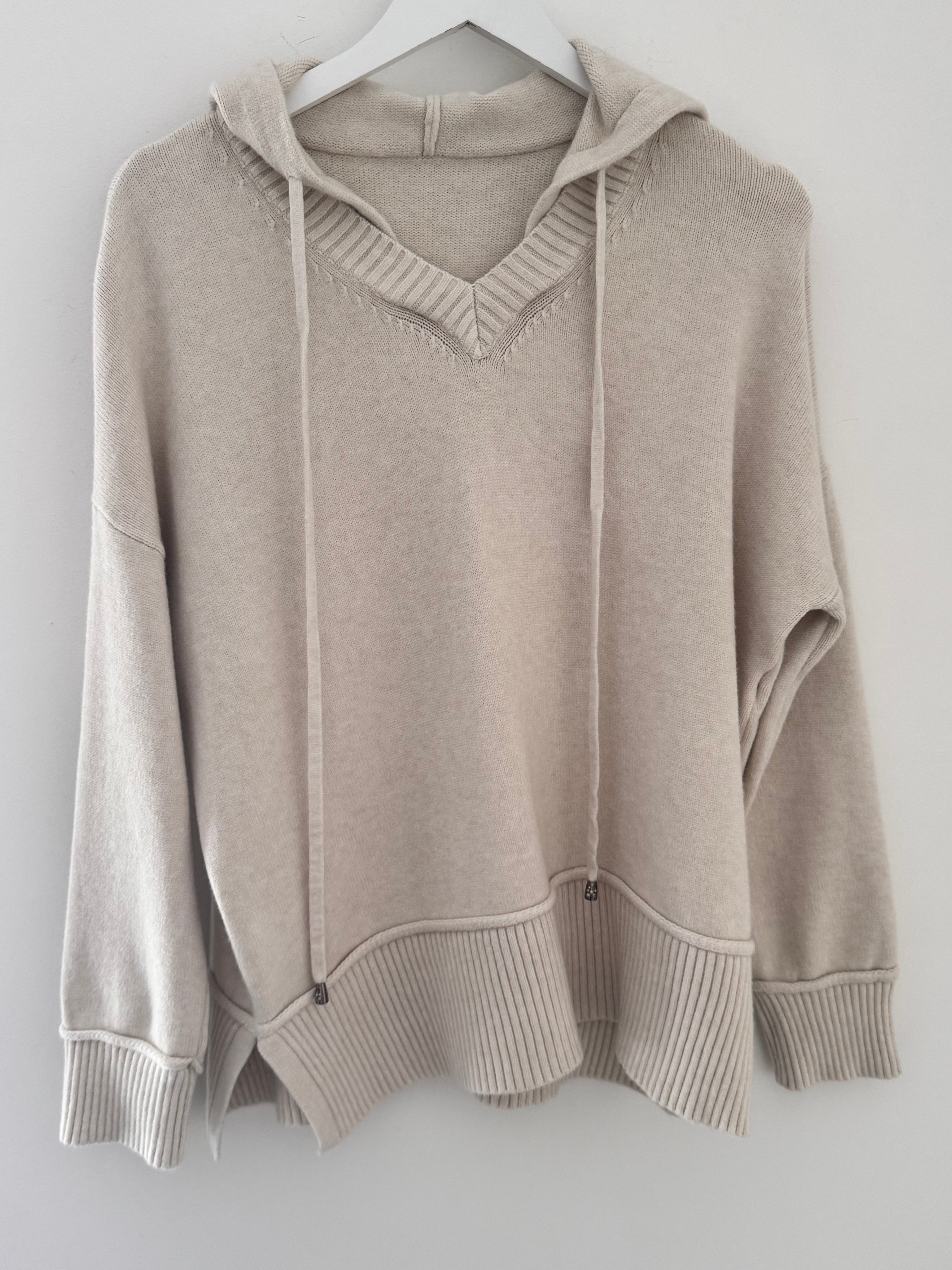 Soft Hooded Jumper in Ecru