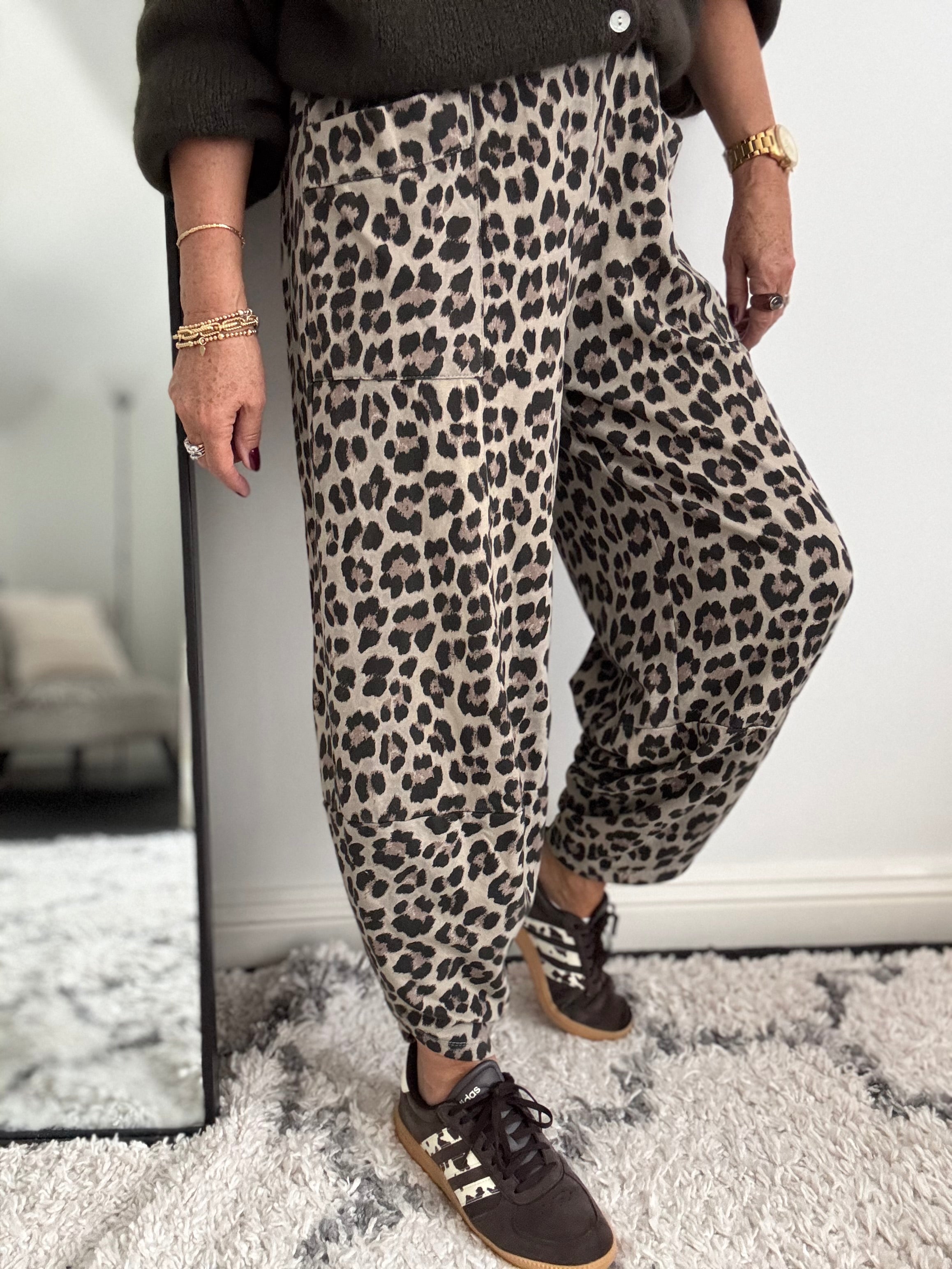 Barrel Stretch Trousers in Latte Leopard